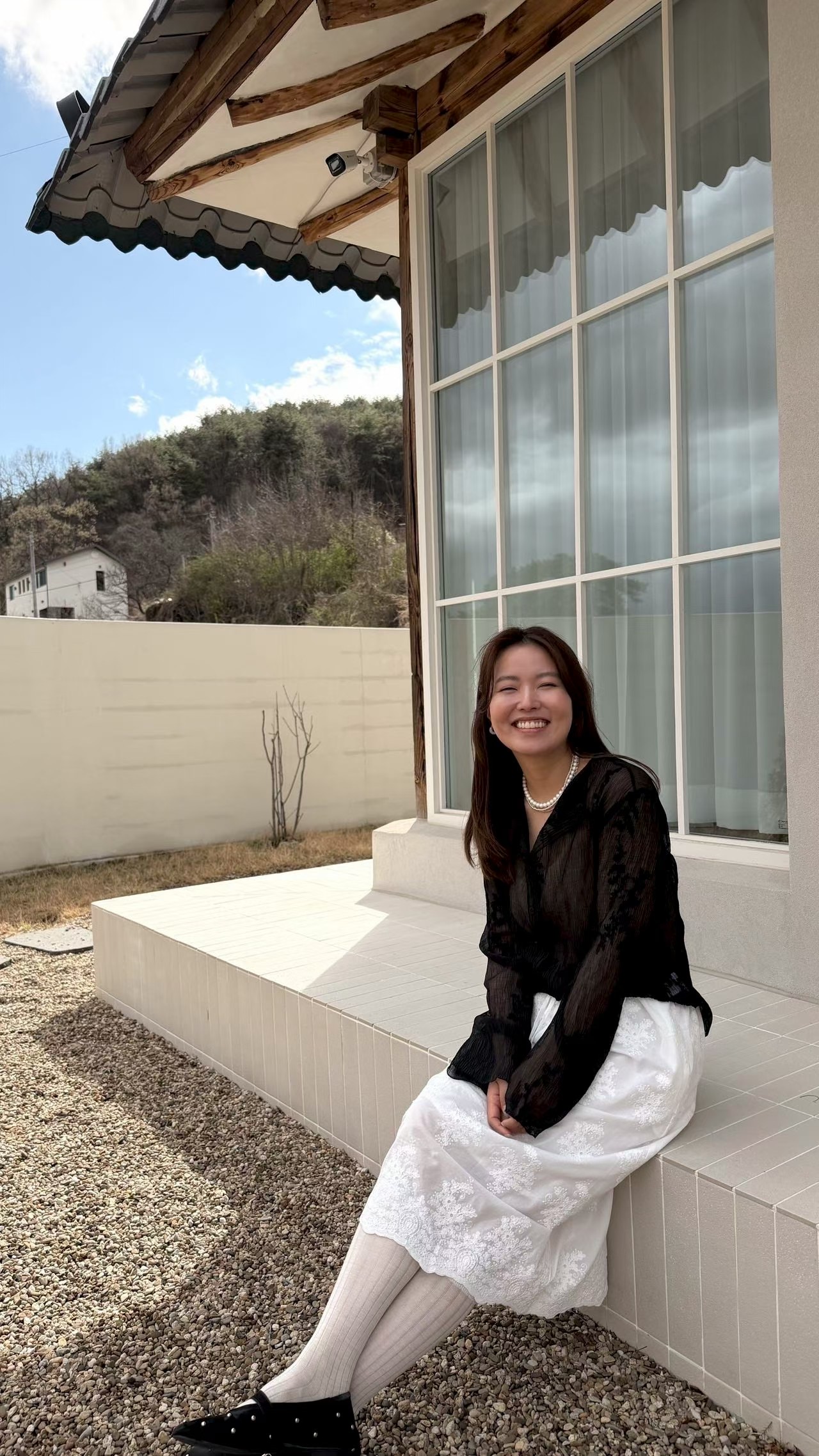 DA17 / SEMI SHEER FLOWER APPLIQUE TOP/CARDIGAN