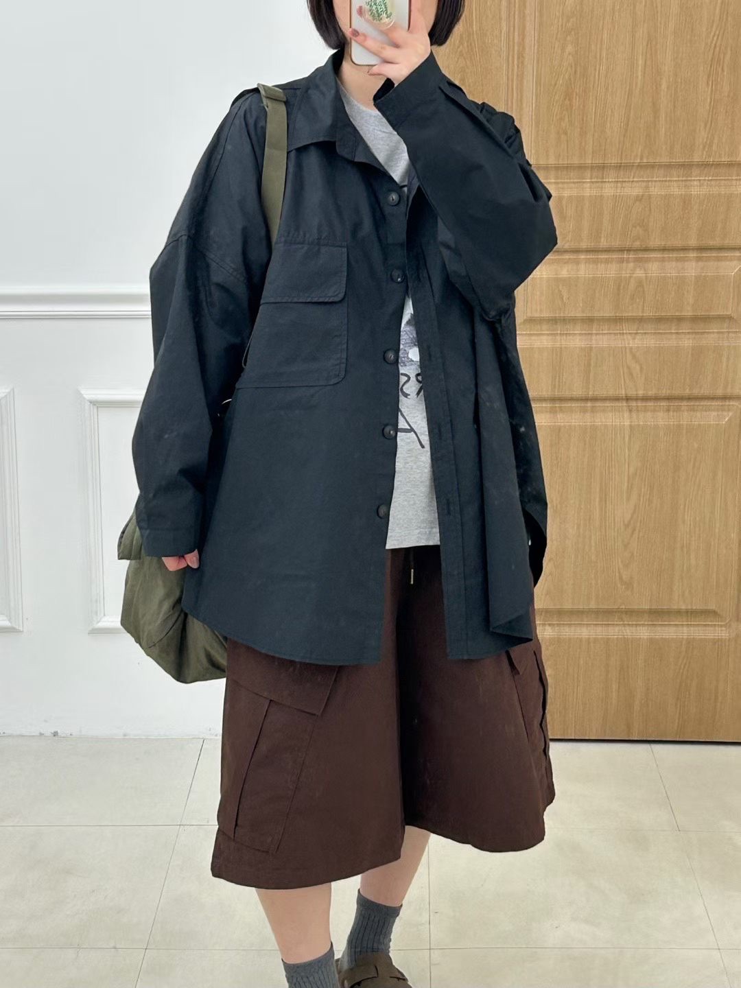 KL14 / BUTTON DOWN IRREGULAR HEM SHIRT