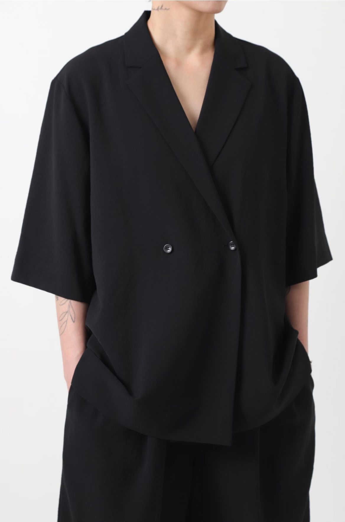 JY23 / DOUBLE BREASTED SHORT SLEEVES LIGHT BLAZER