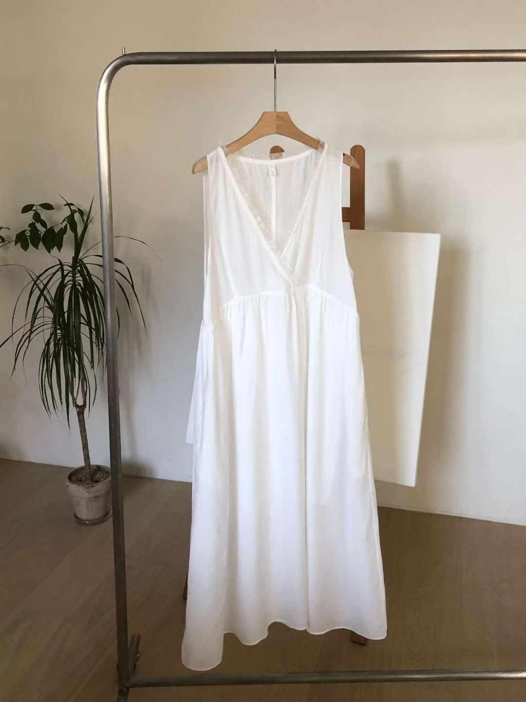 DORCIE V-NECK LACE PIPING PINAFORE DRESS