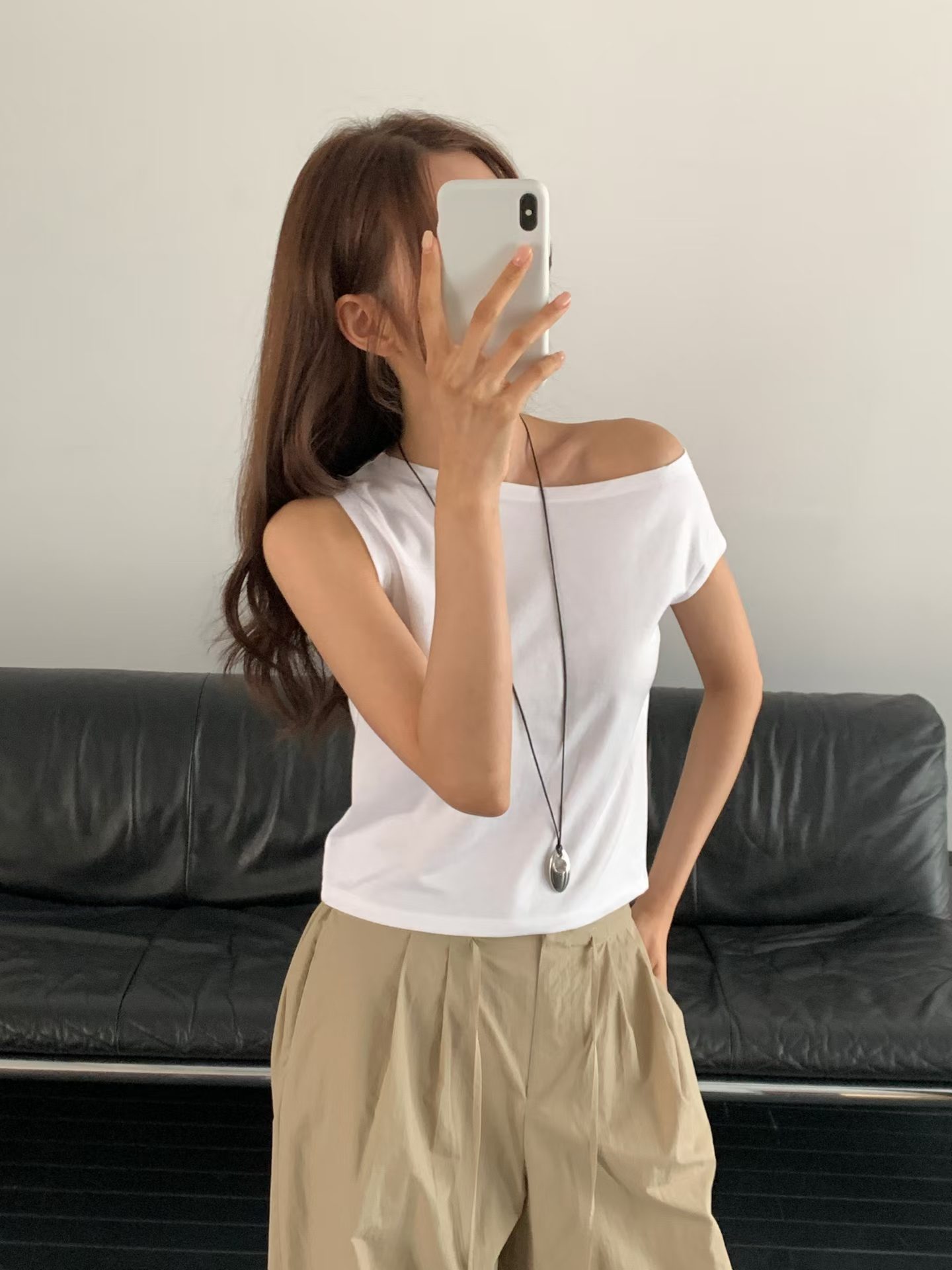 FAITH OFF SHOULDER CROP TEE
