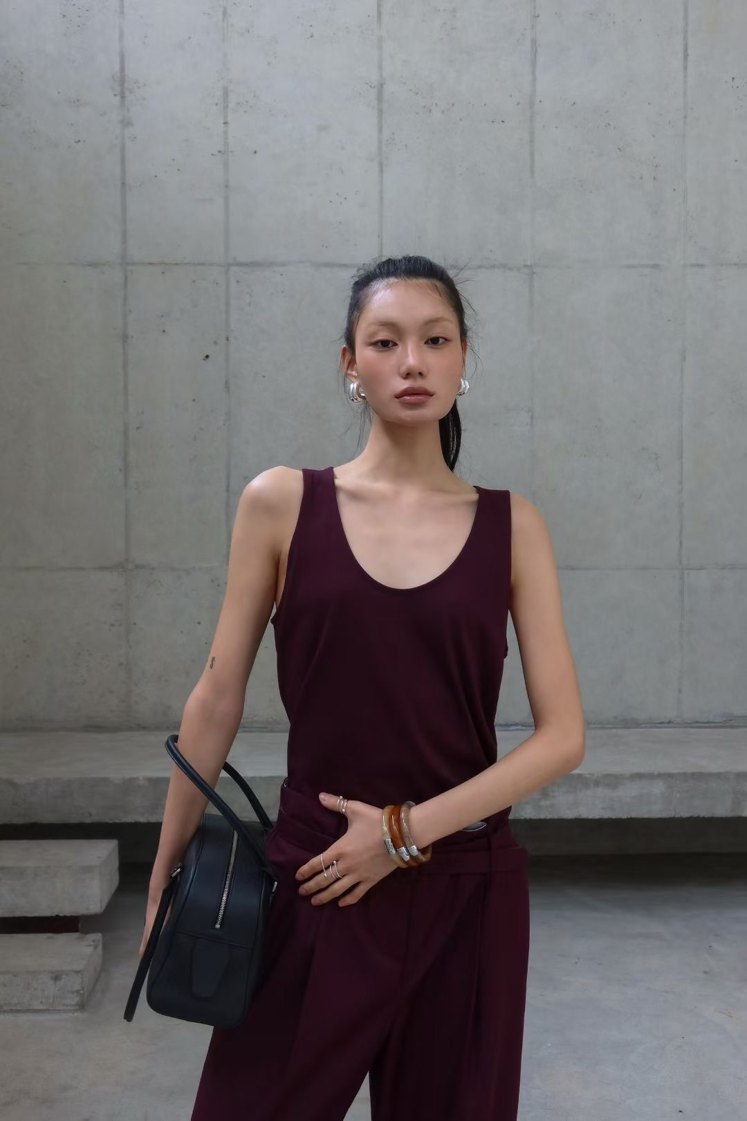 BY10 / SCOOP NECKLINE TANK TOP