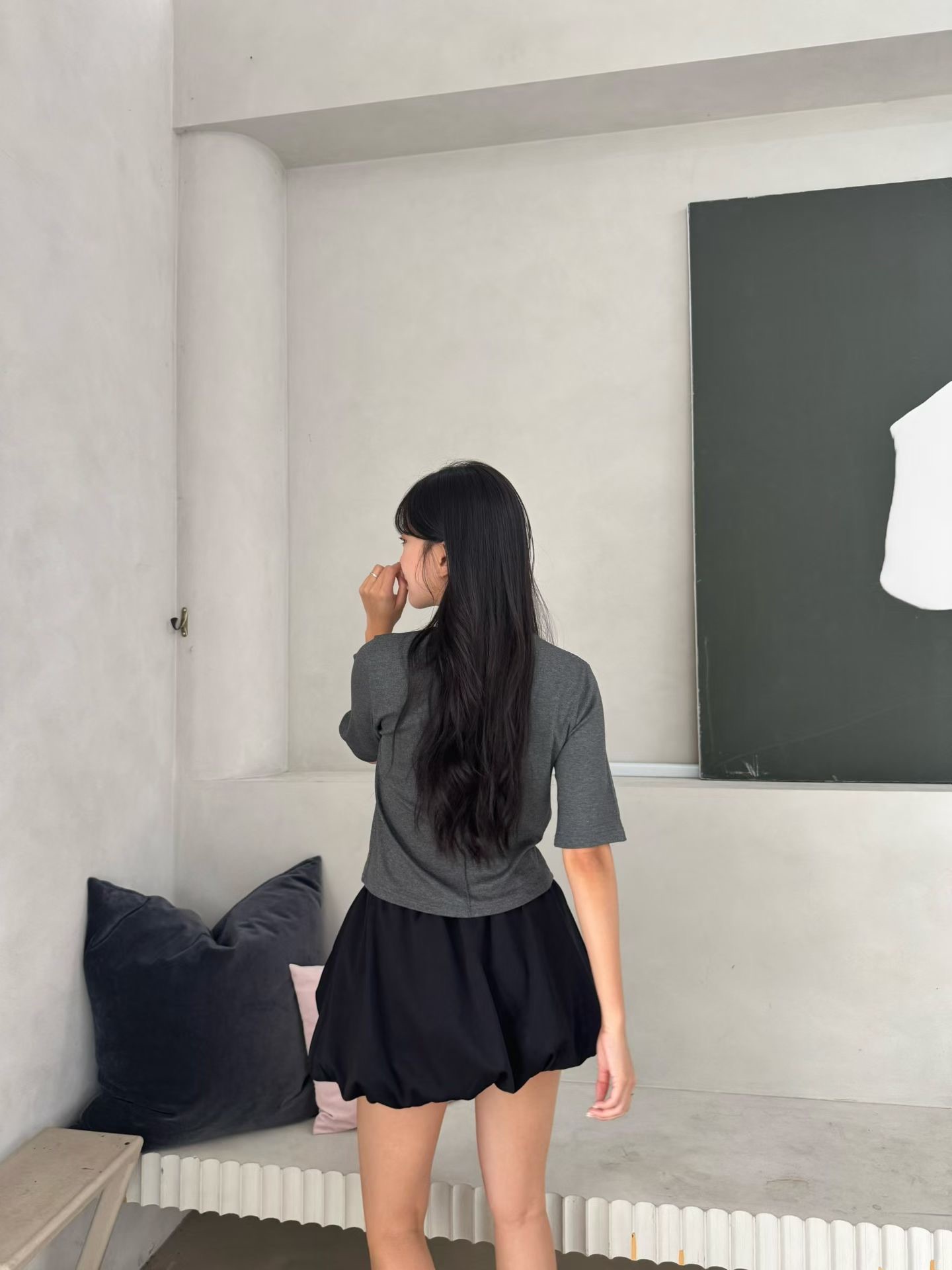 YQ34 / HIGH NECKLINE SOFT TEE