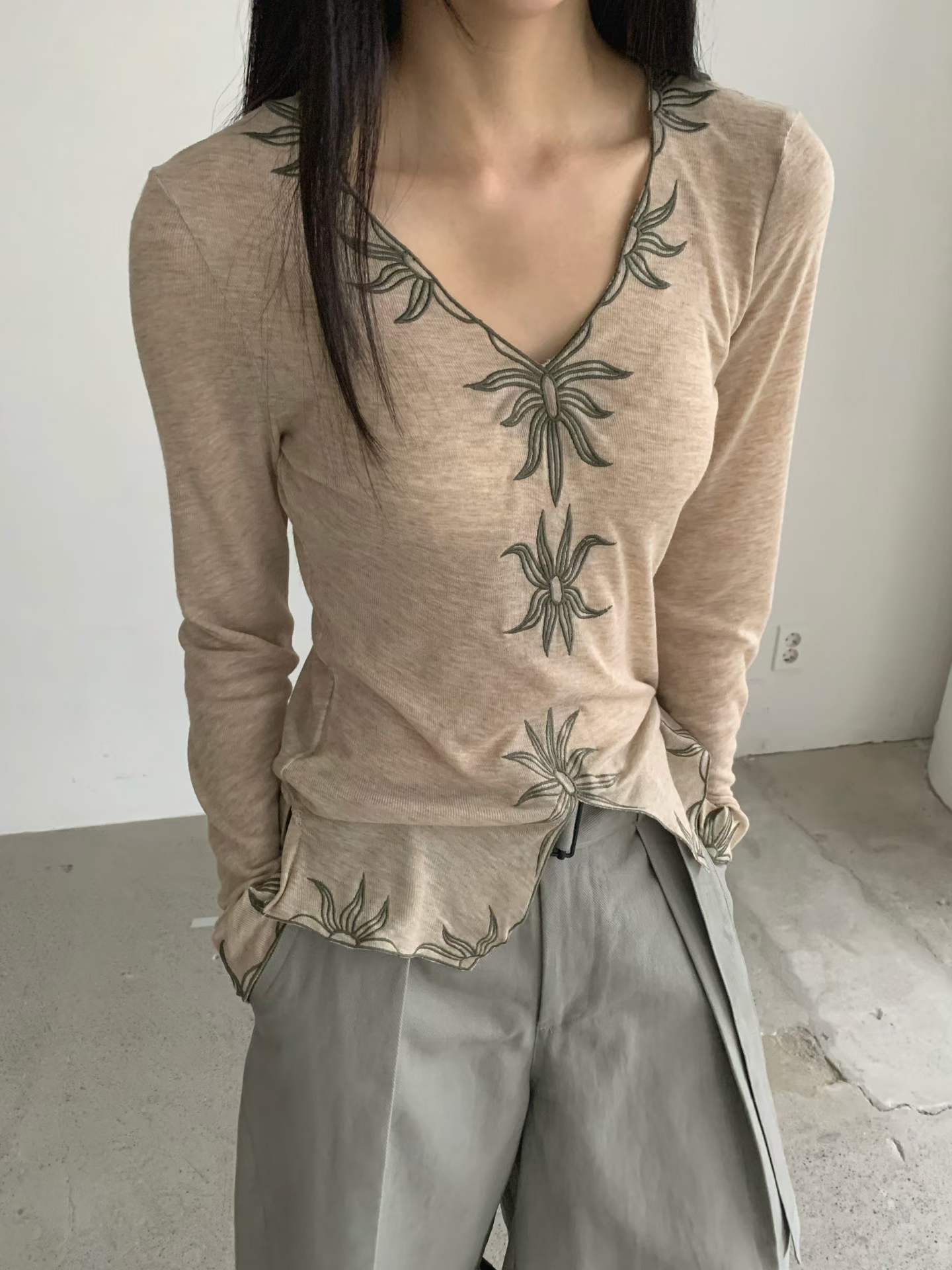 ELISABETH LEAF MOTIF TOP
