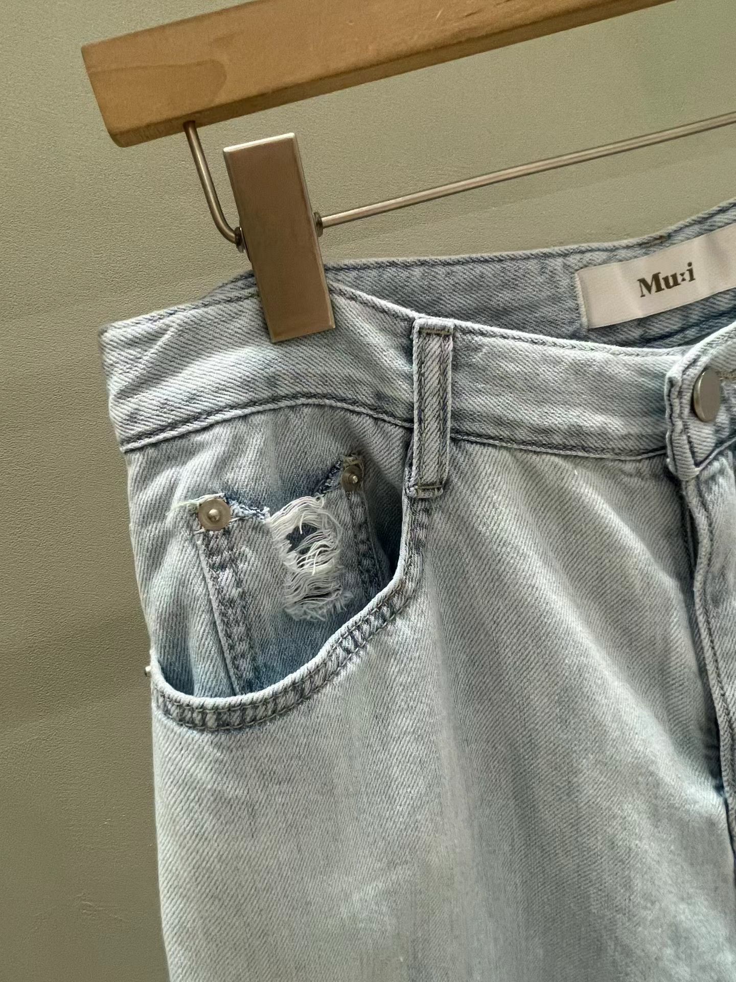 MU23 / POCKET LTBLUE FADED DENIM JEANS