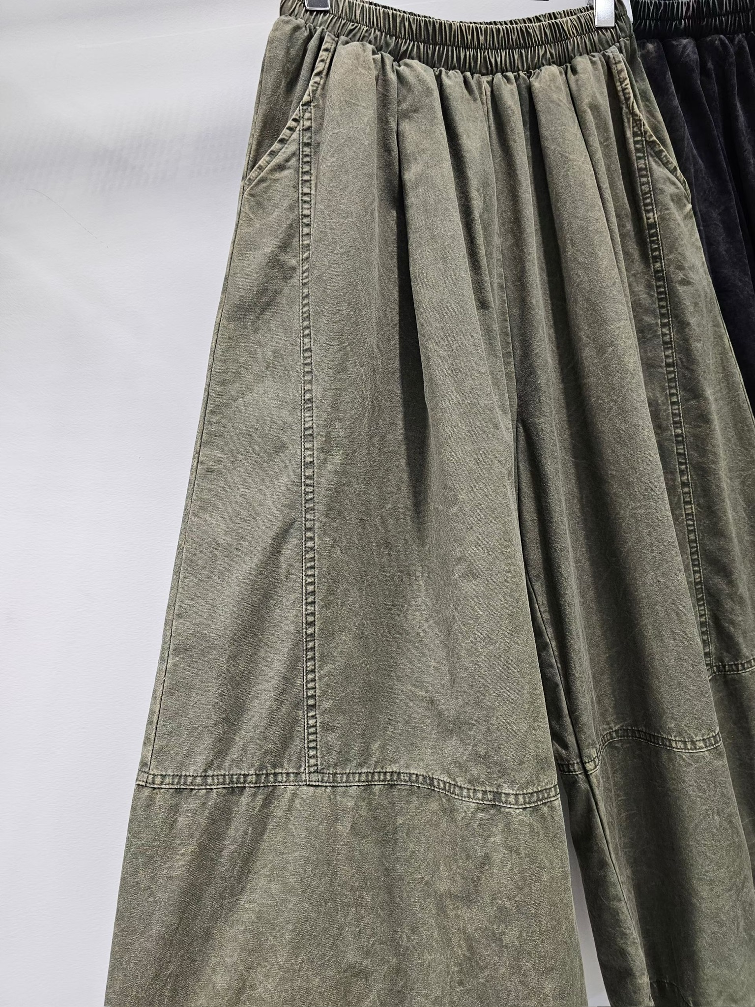 YY17 / PIGMENT WASHED WIDE-LEG TROUSERS