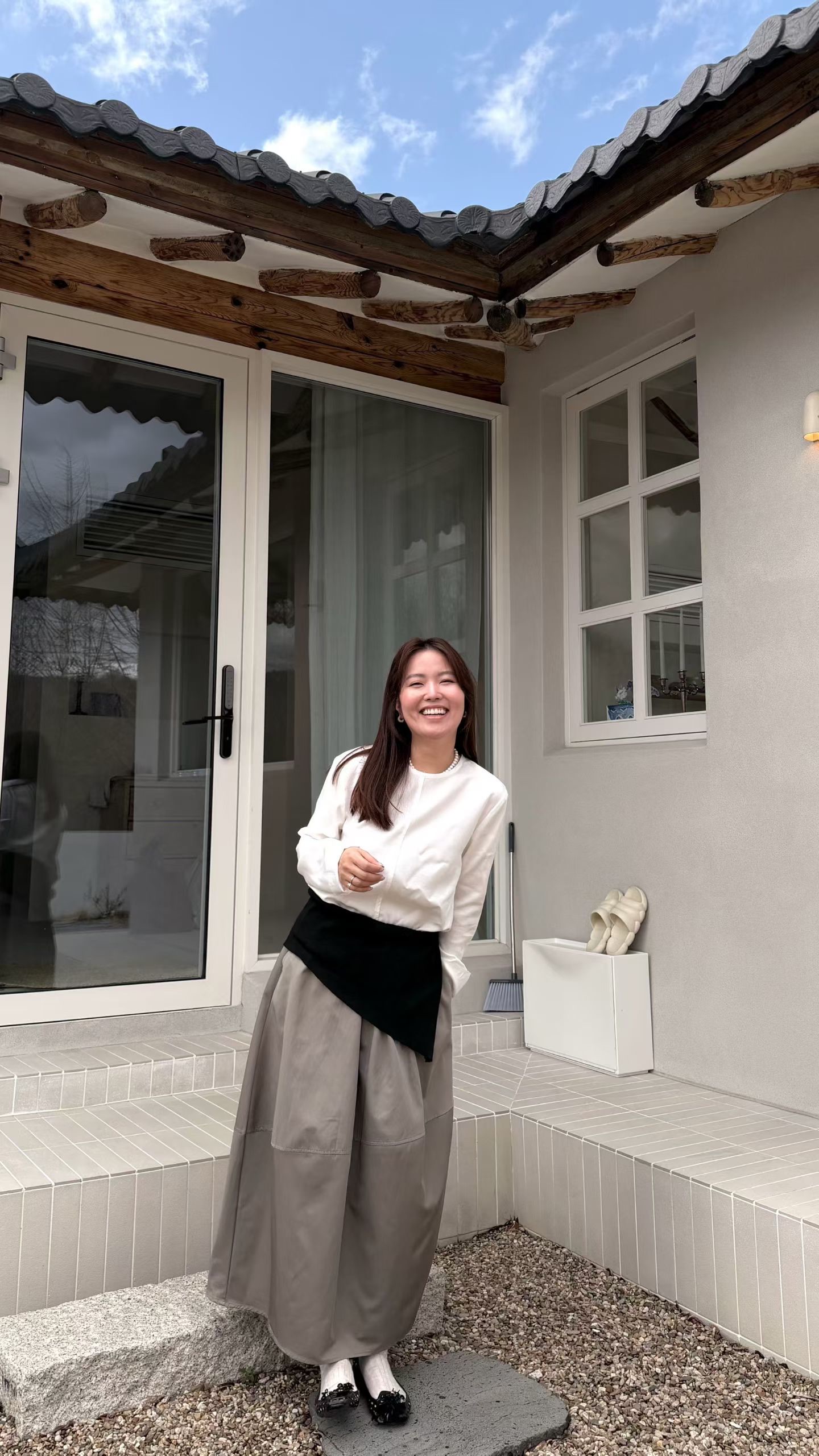 DA23 / TENCEL ROUND NECKLINE BLOUSE