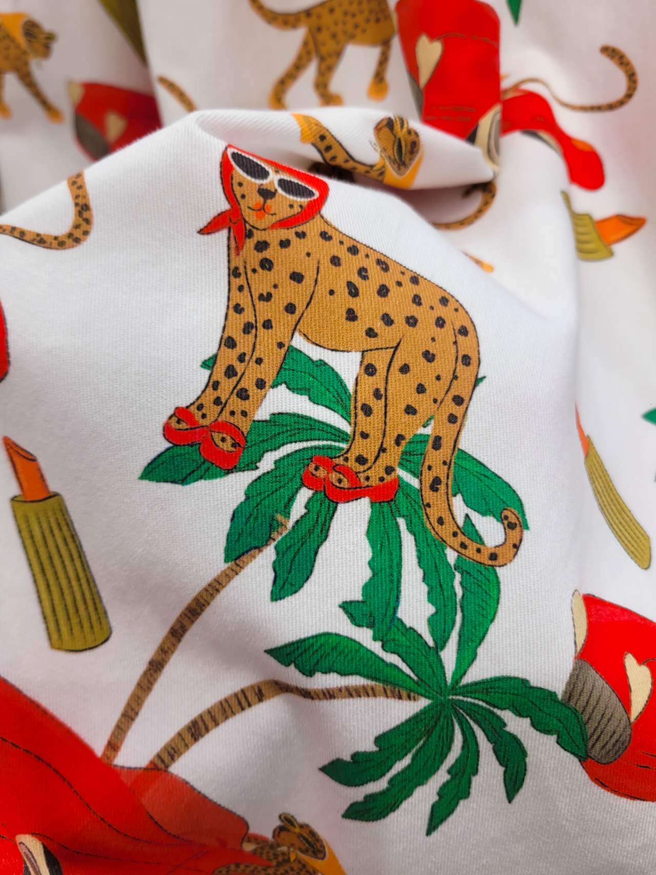 LC19 / LEOPARD IN HEADSCARF POCKET SKIRT