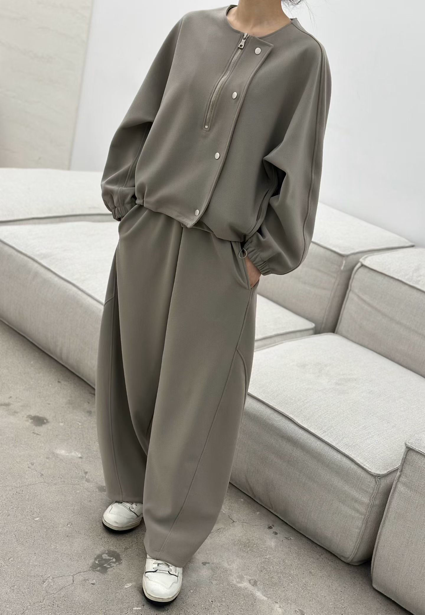 LE10 / BANDED WAIST RELAX FIT TROUSERS