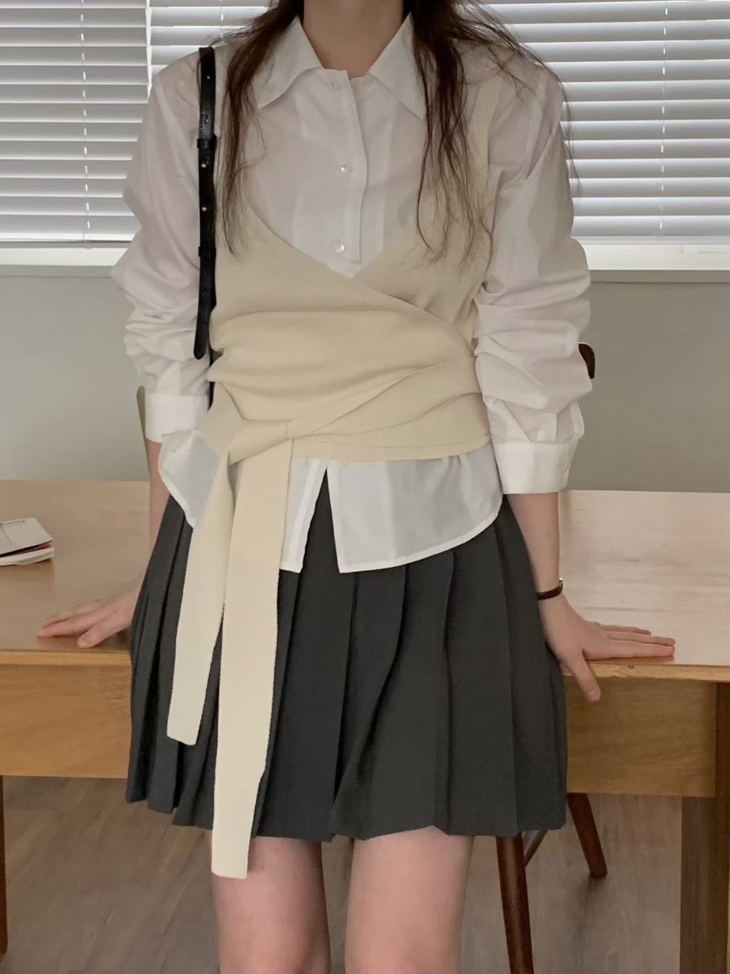 JU13 / WRAP OVER KNIT VEST