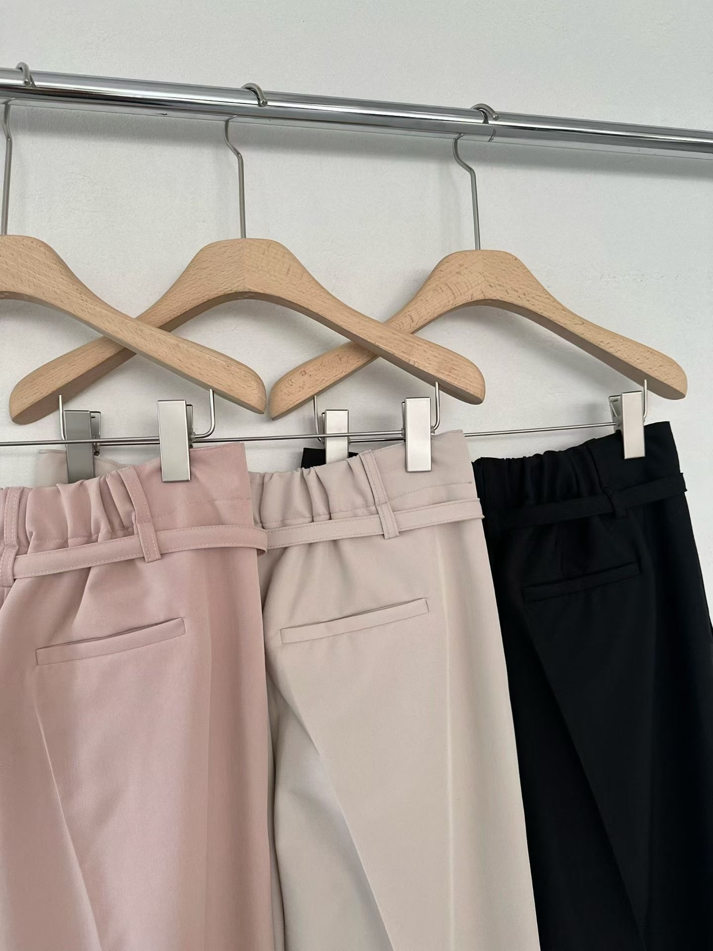 GT02 / Elastic Pocket Straight Trousers