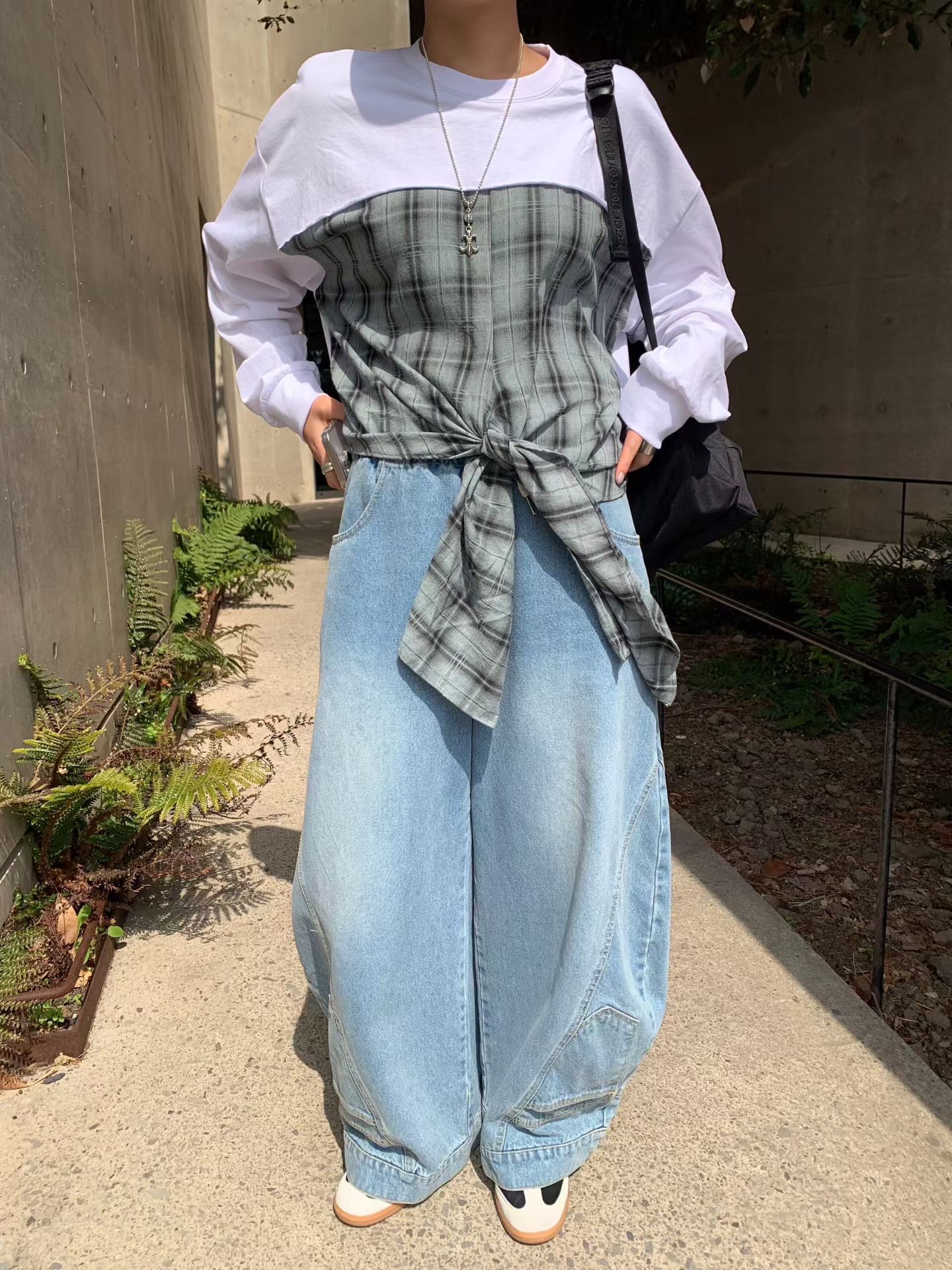 KL03 / LAYERED PLAID TOP WITH FRONT-TIE DETAIL