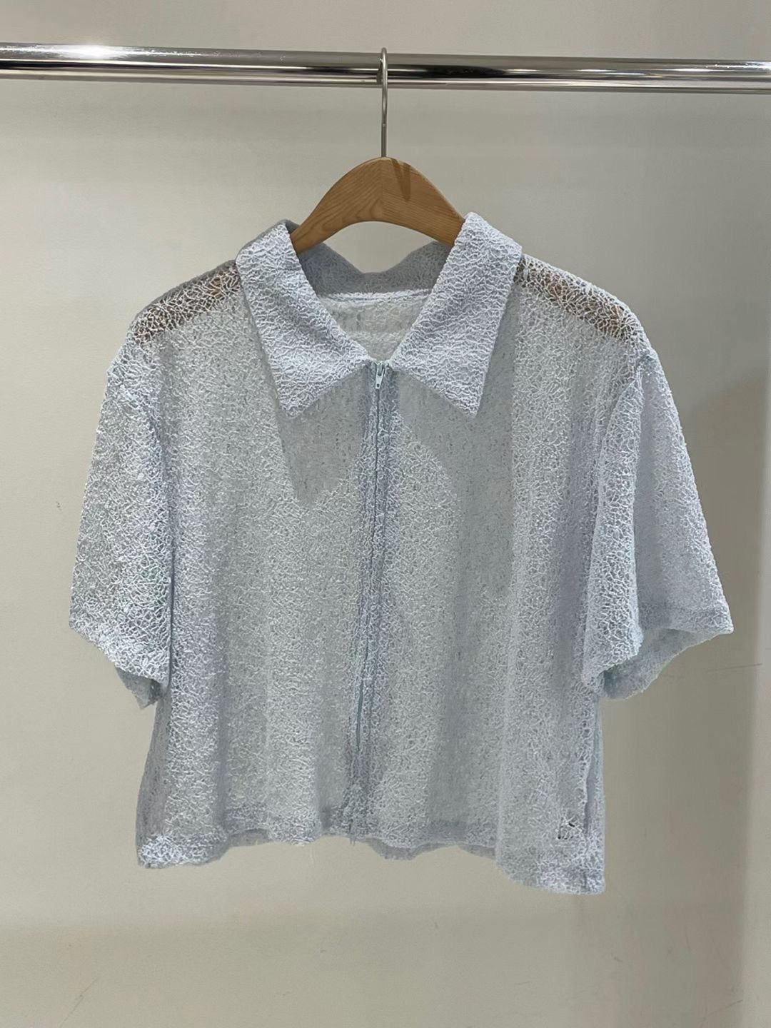 PG22 / TEXTURED ZIP OUTER TOP