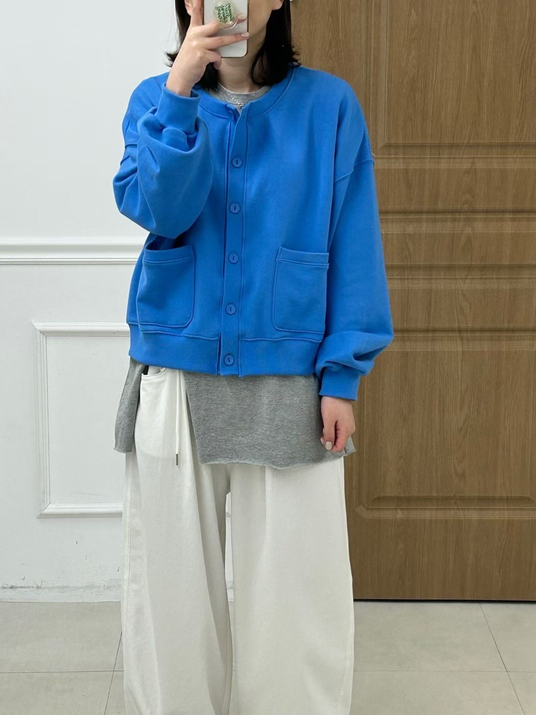 KR08 / ROUND NECK POCKET CARDIGAN