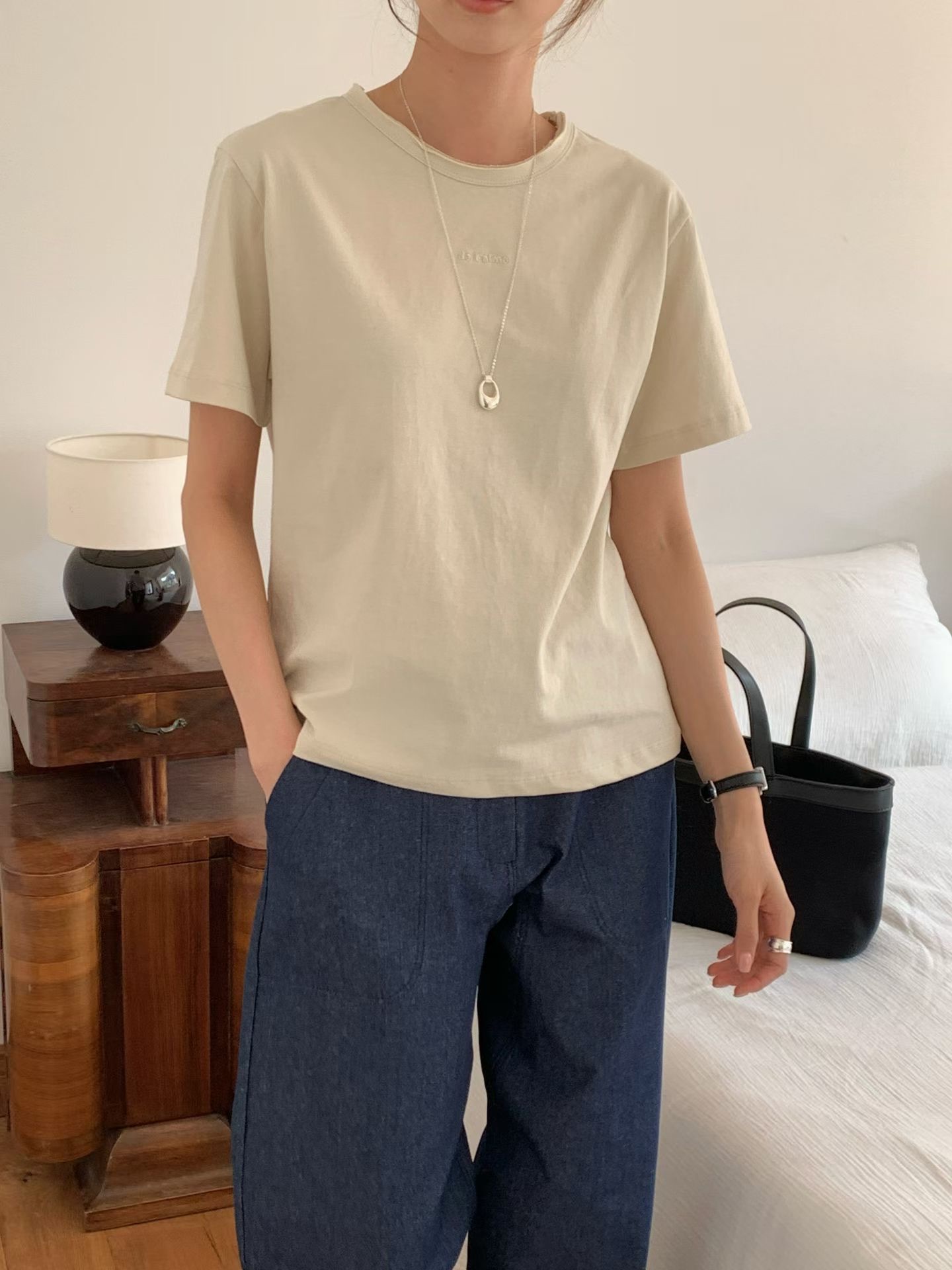 DWYN "JE'TAIME" EMBROIDERED TEE