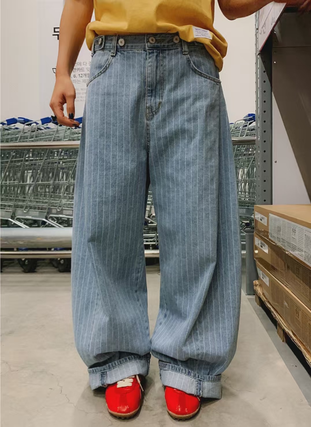 920426/PINSTRIPE ADJUSTABLE WAIST BARREL JEANS 