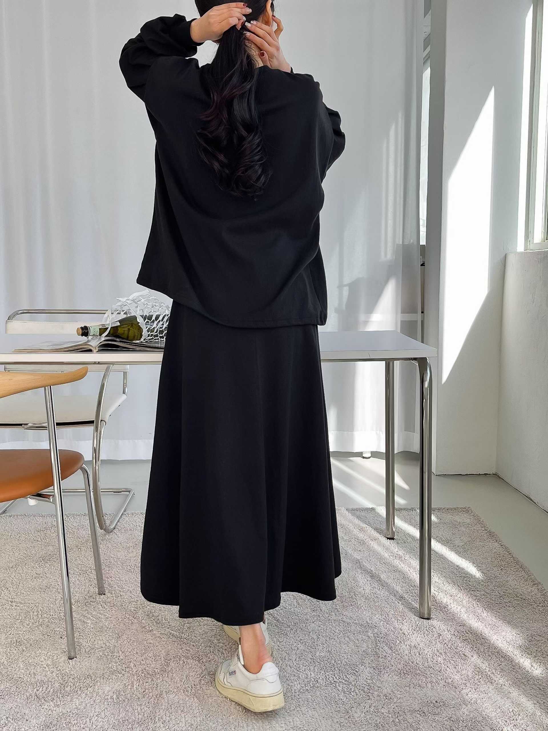 ELIZABETH TOGGLE SWEATSHIRT/SKIRT SET