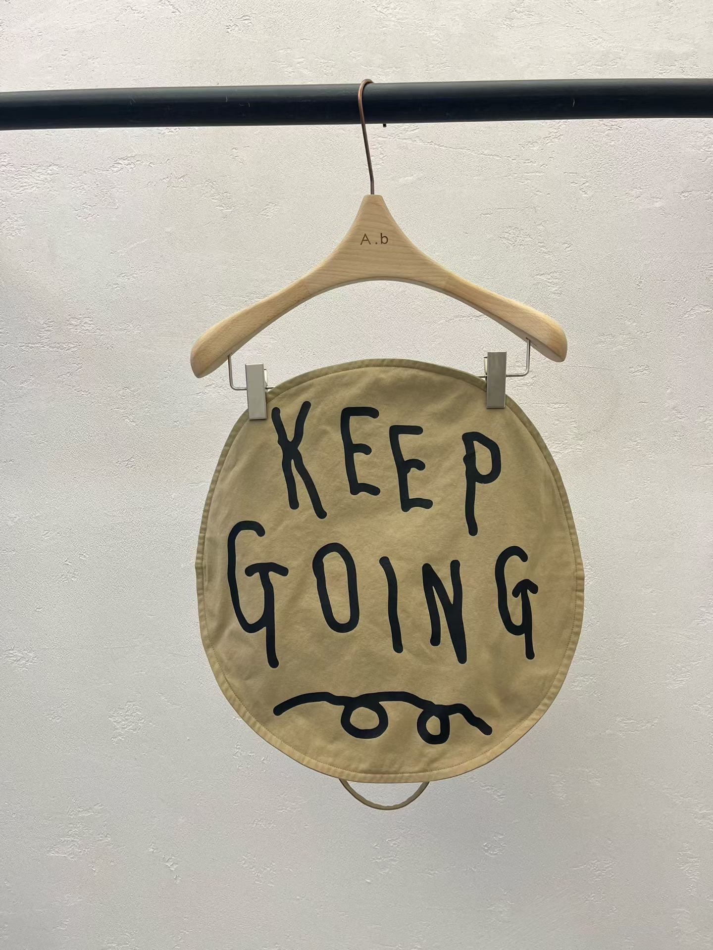 DA22 / "KEEP GOING" FORTUNE COOKIE SHAPED BAG