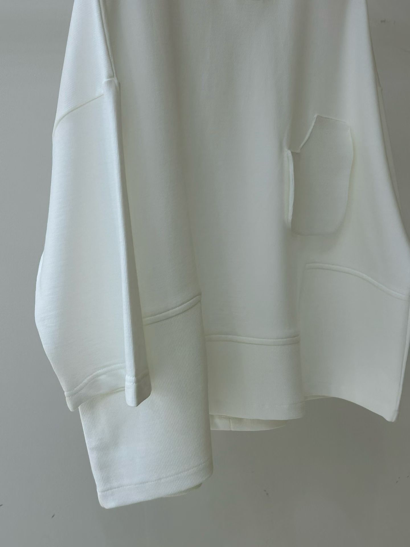 KL21 / RIBBED PANEL POCKET OVERSIZED TEE