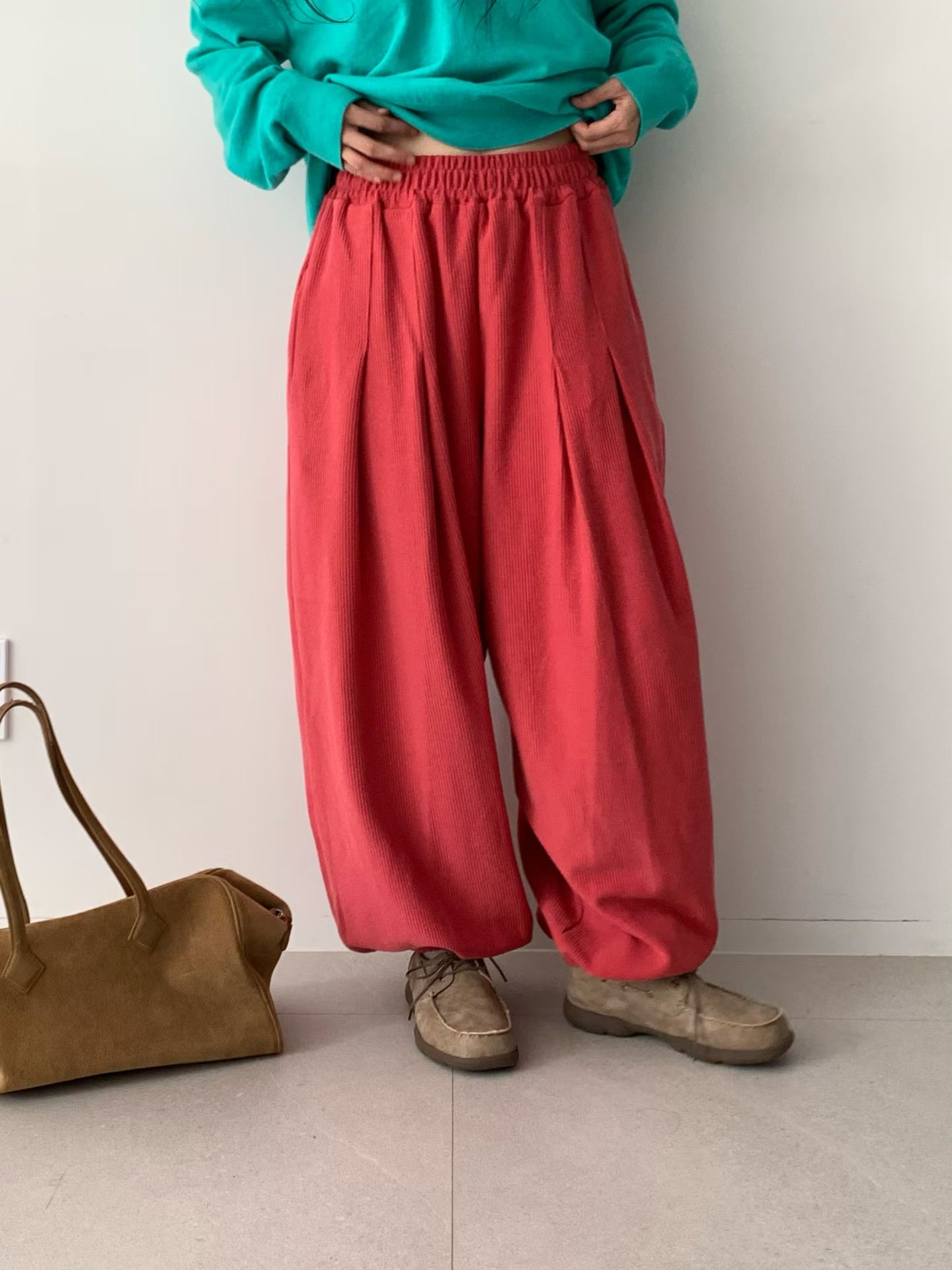 VP18 / TAPERED LEGS CORDUROY JOGGERS