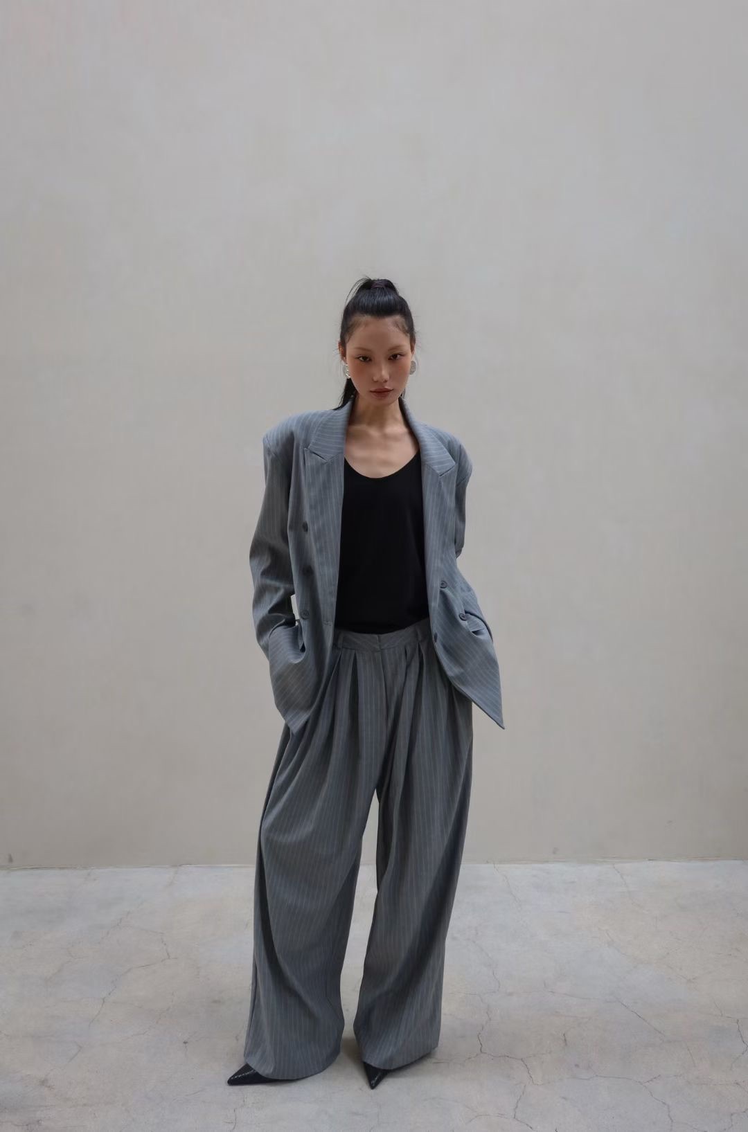 BY11 / PIN STRIPE WIDE LEGGED TROUSERS