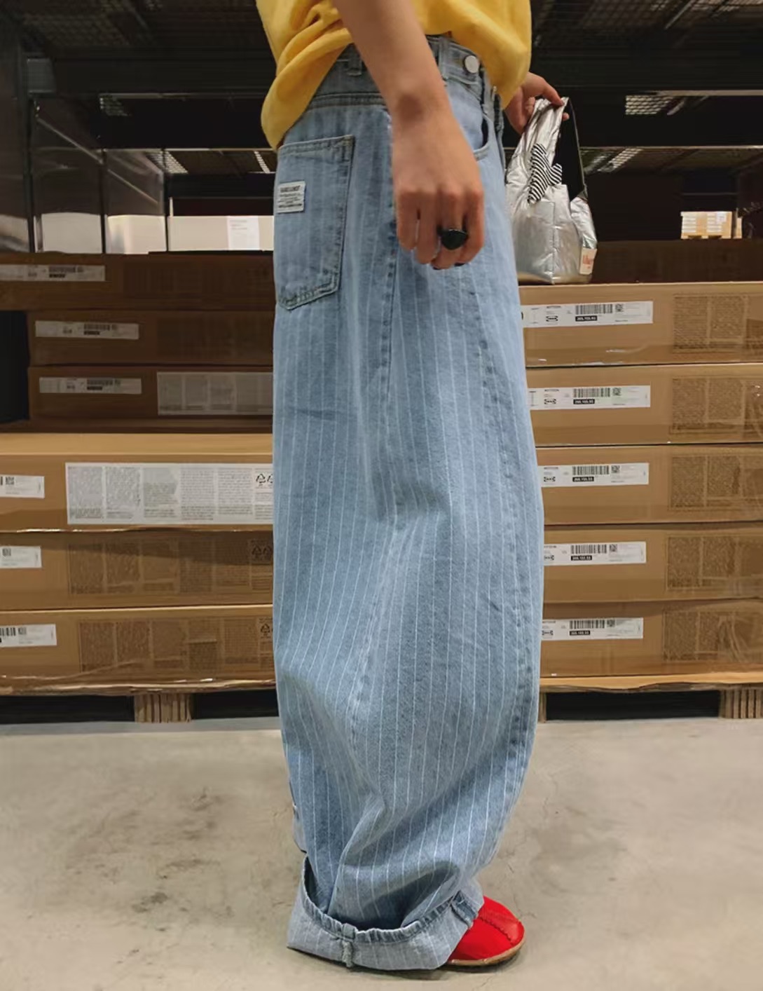 920426/PINSTRIPE ADJUSTABLE WAIST BARREL JEANS 