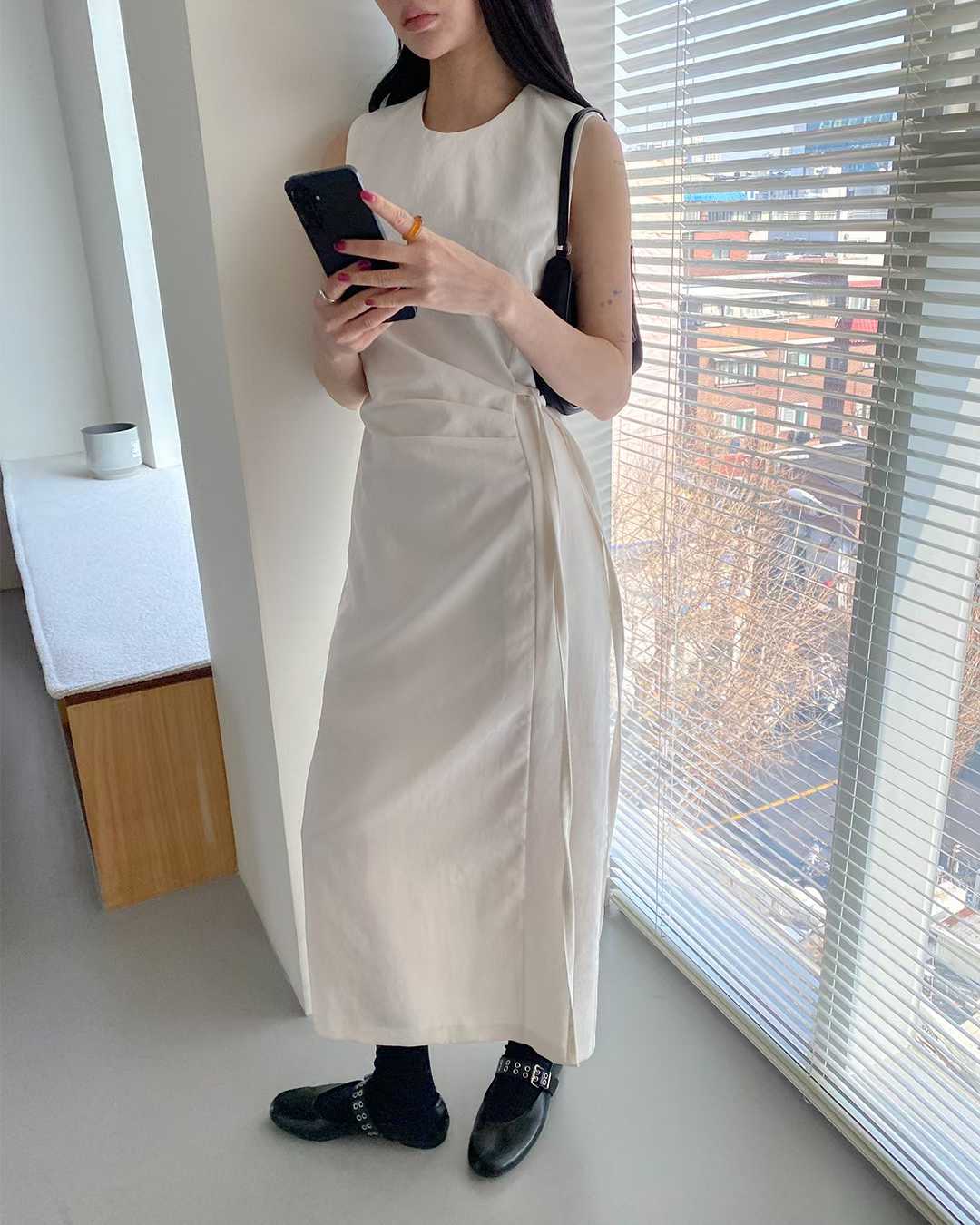 EMERSON SIDE DART SLIM FIT SLEEVELESS DRESS