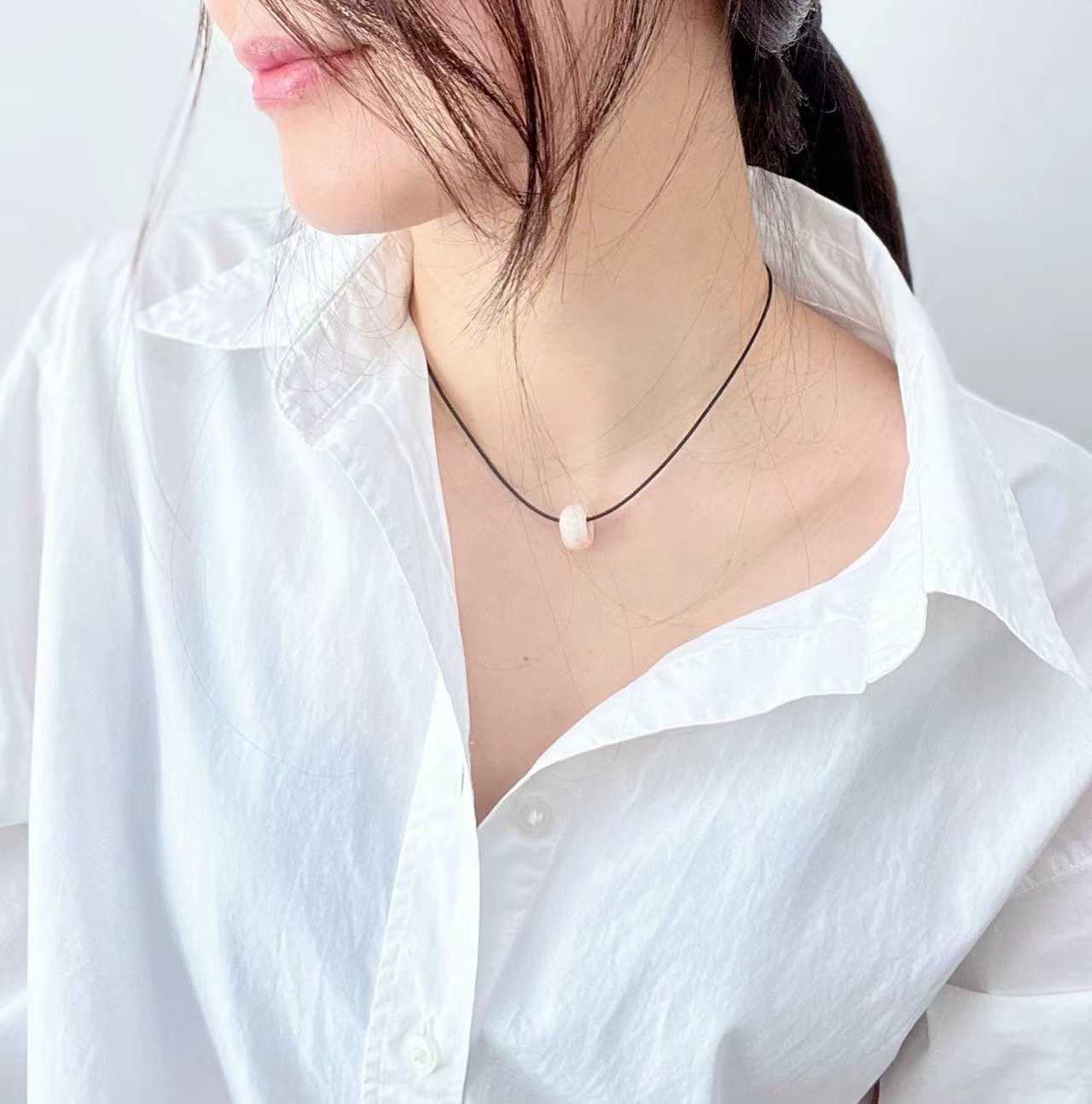 FLOSSY RING PENDANT STRING NECKLACE