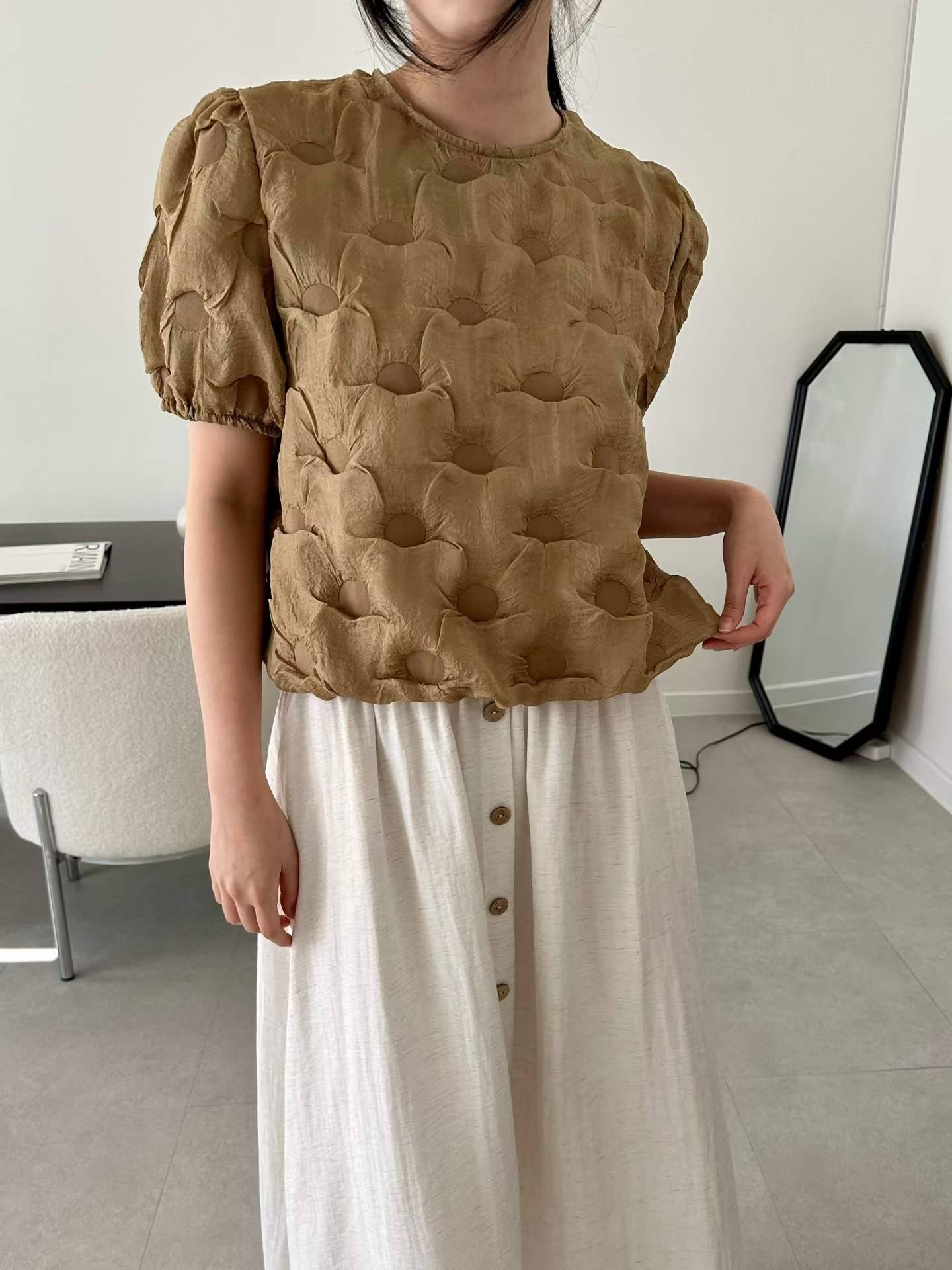 EDITH WAFFLED PUFFY ELASTIC HEM TOP