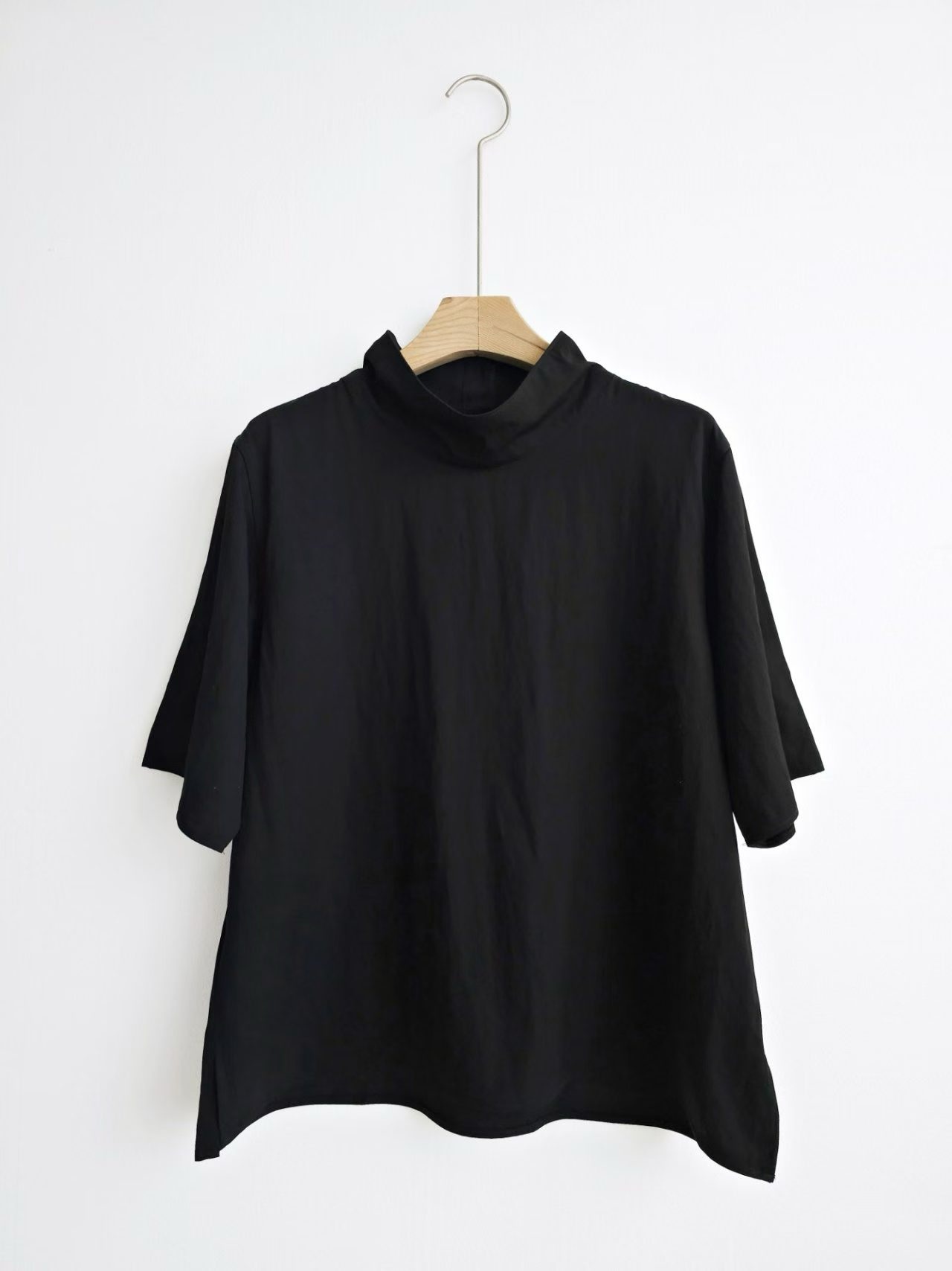 FLETA HIGH COLLAR SHORT SLEEVES TOP