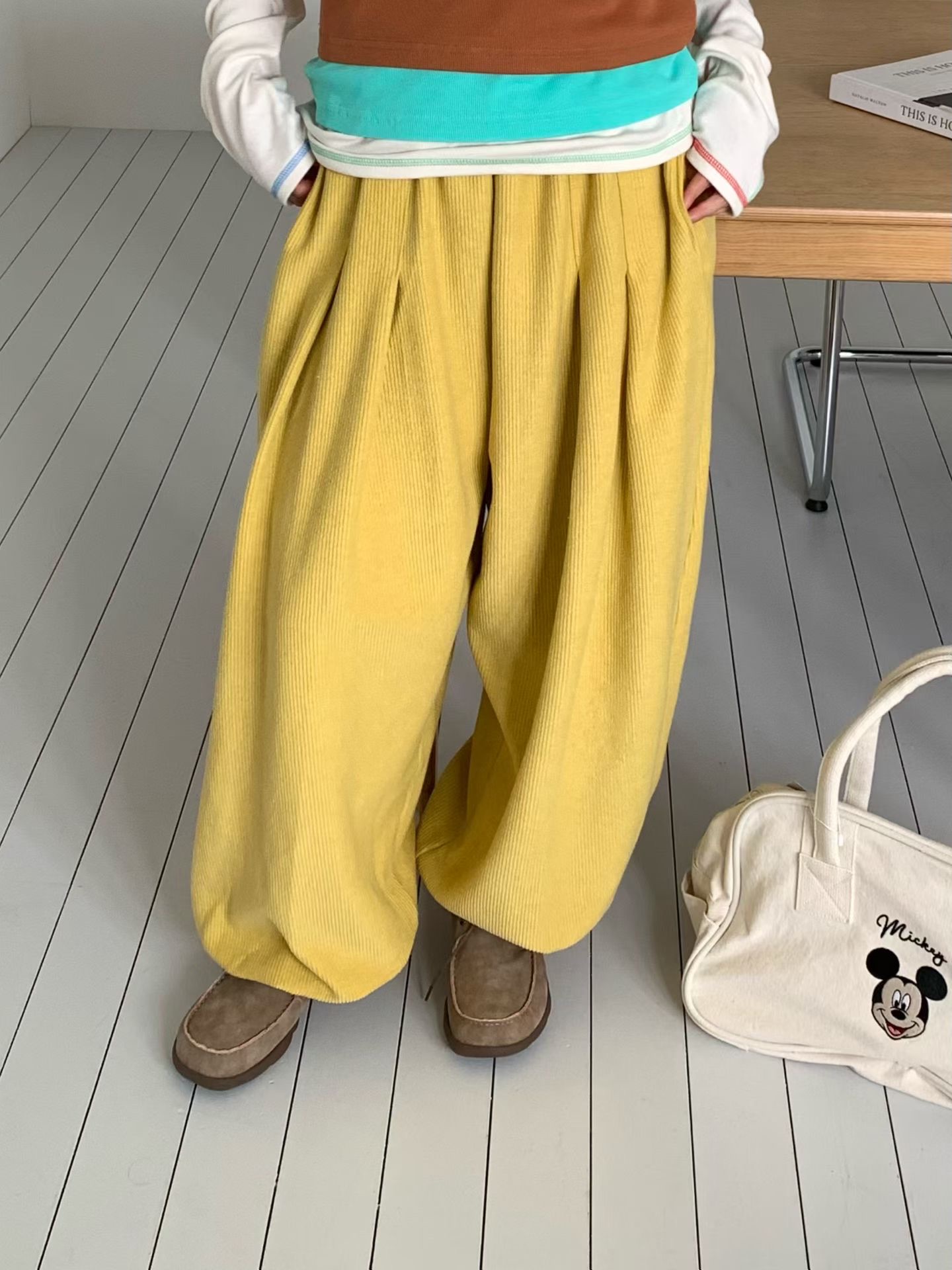 VP18 / TAPERED LEGS CORDUROY JOGGERS