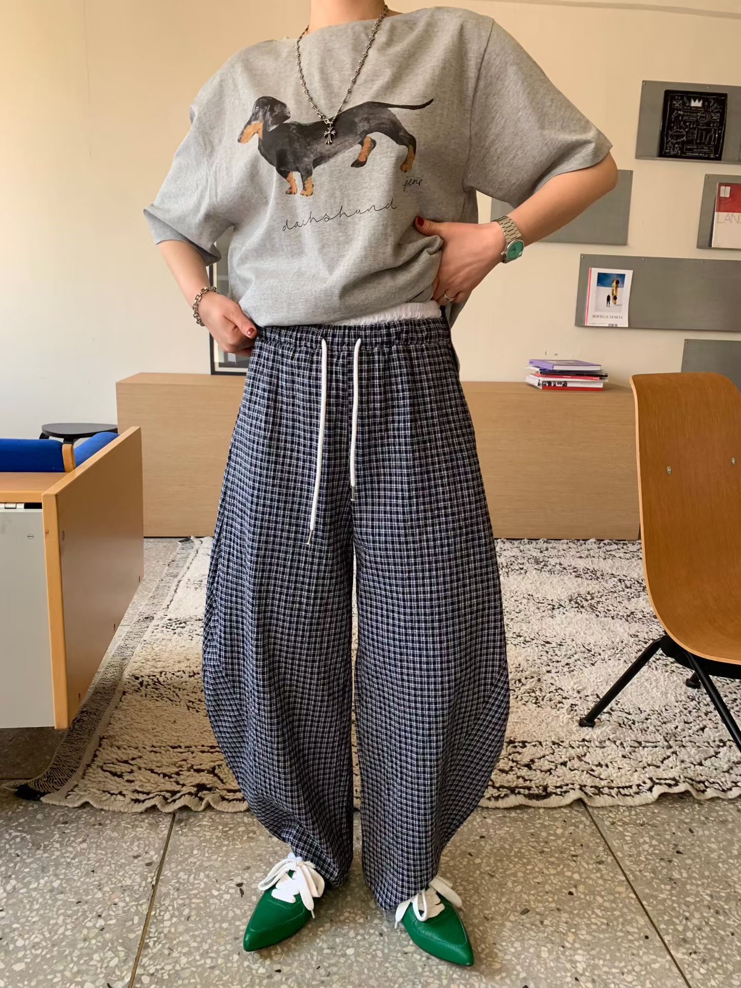 KS10 / CONTRAST BAND CHECKERED BARREL TROUSERS 