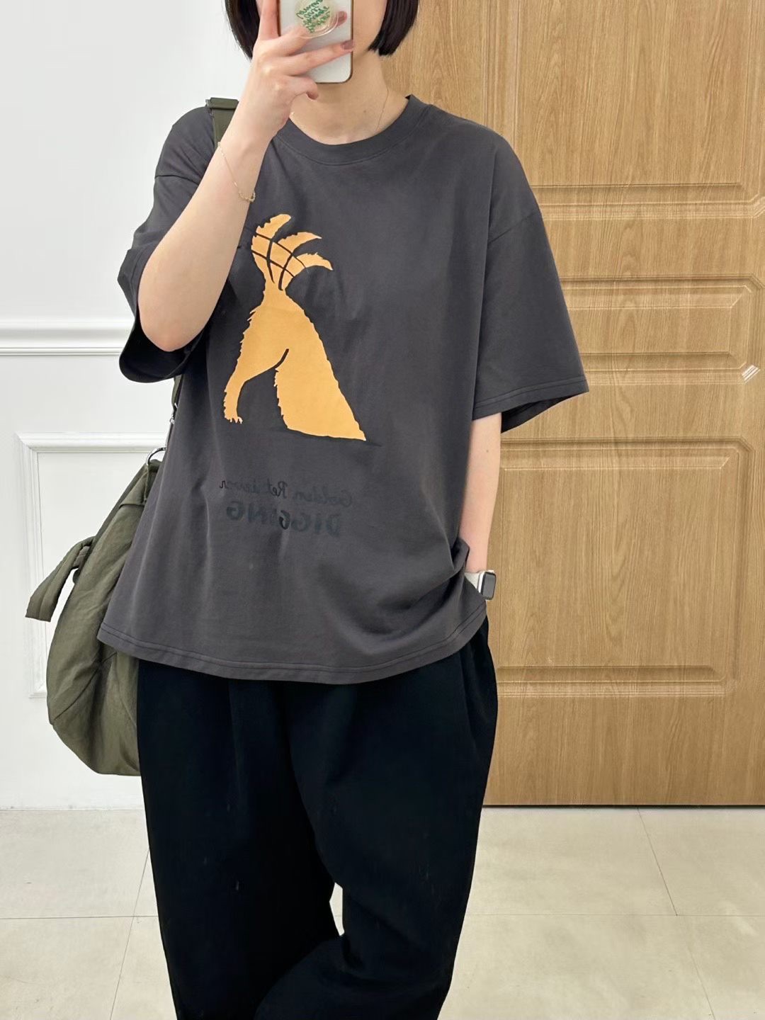 KL10 / GOLDEN RETRIEVER DIGGING GRAPHIC TEE