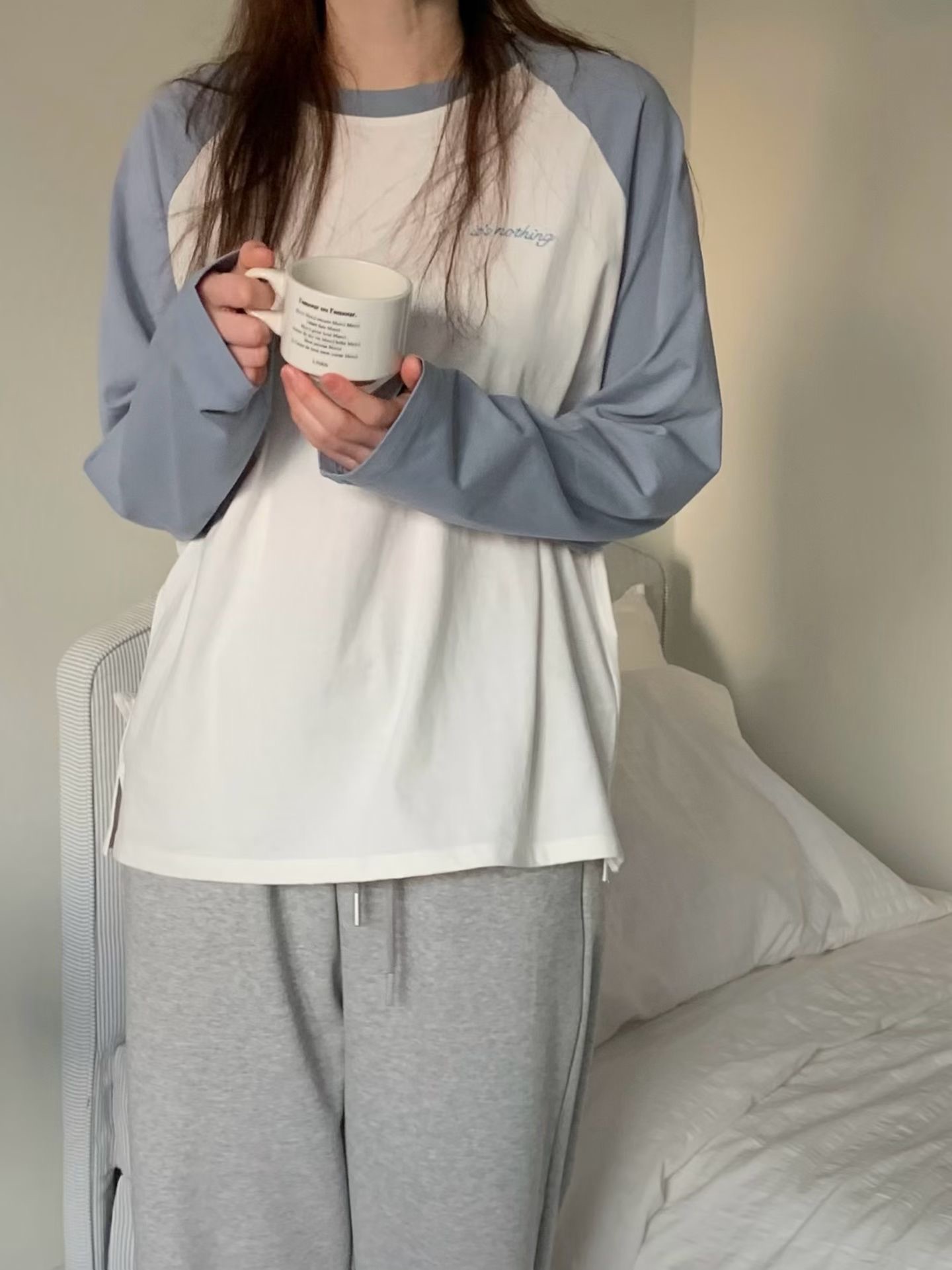 JU01 / "IT'S NOTHING" TWO-TONE PULLOVER