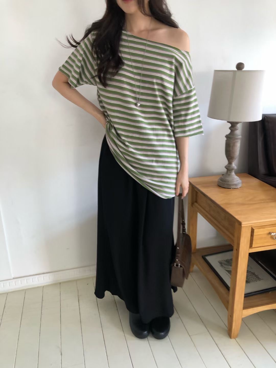 FG06 / WIDE NECKLINE STRIPE TEE