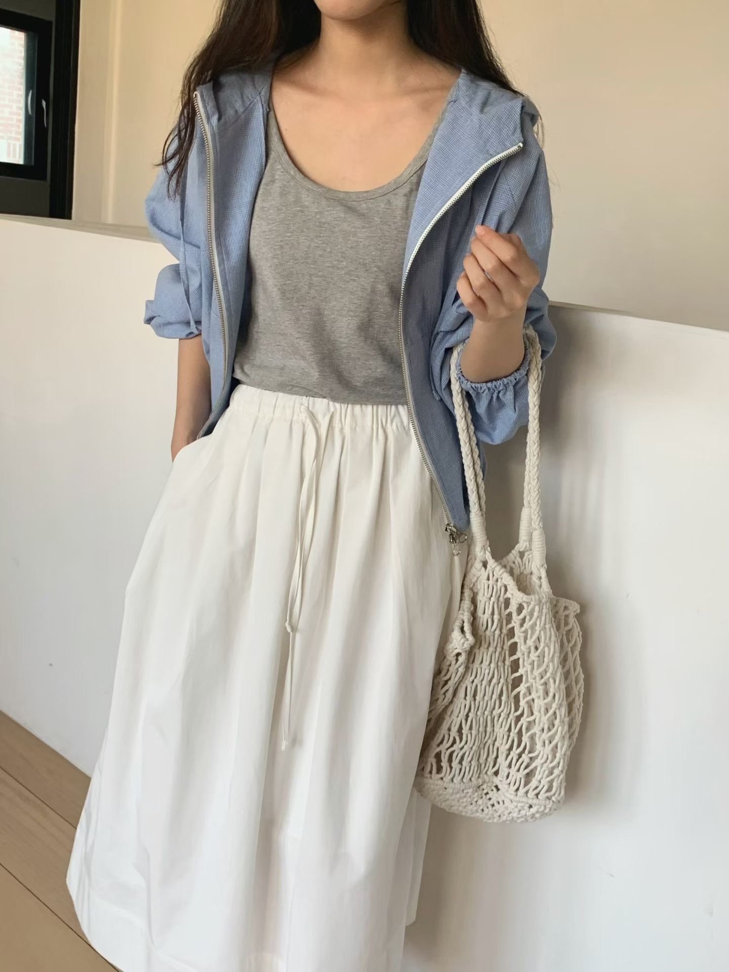 JU15 / TEXTURED ZIP-UP HOODED JACKET