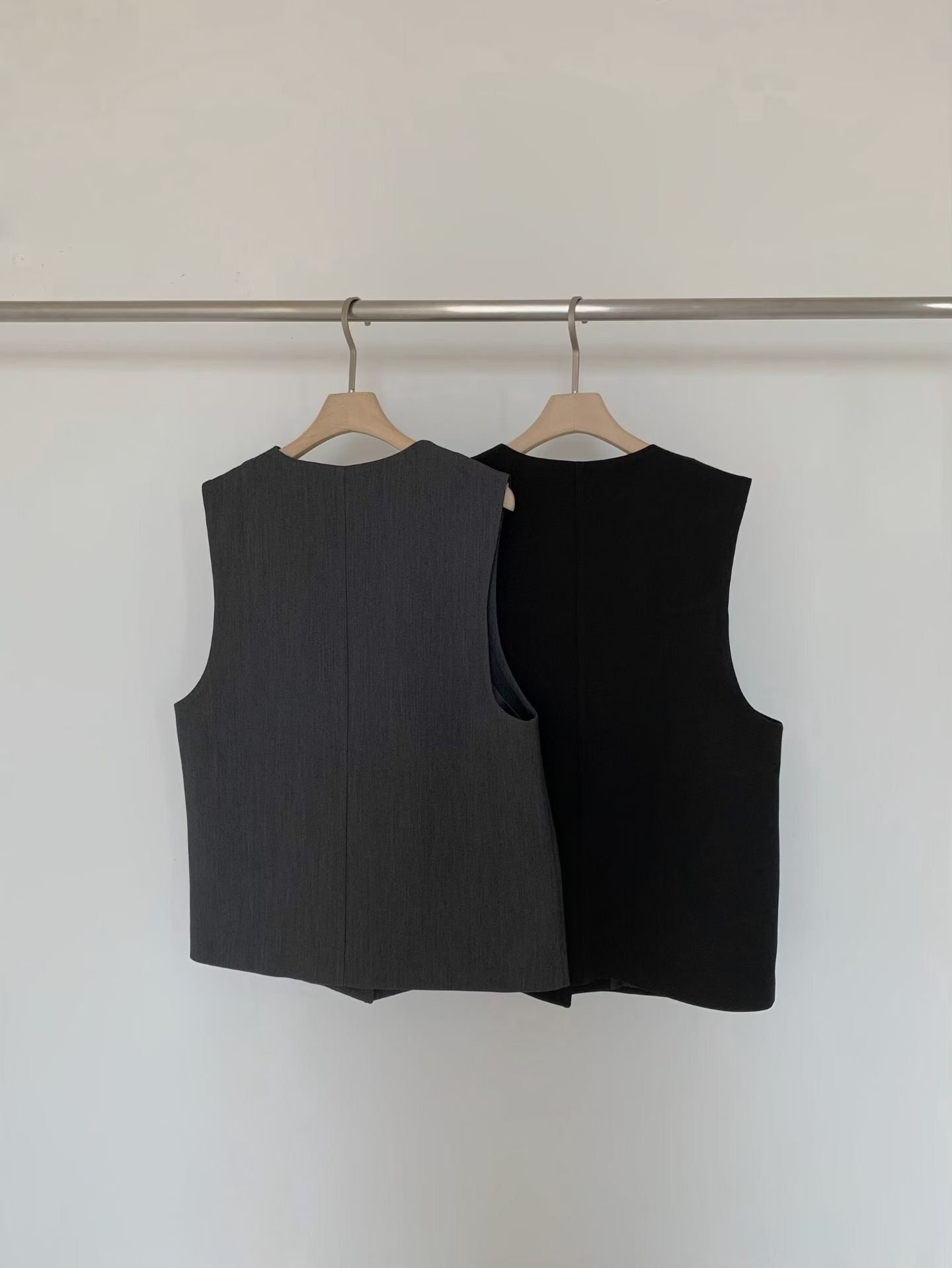 JU10 / BUTTON DOWN TAILORED VEST