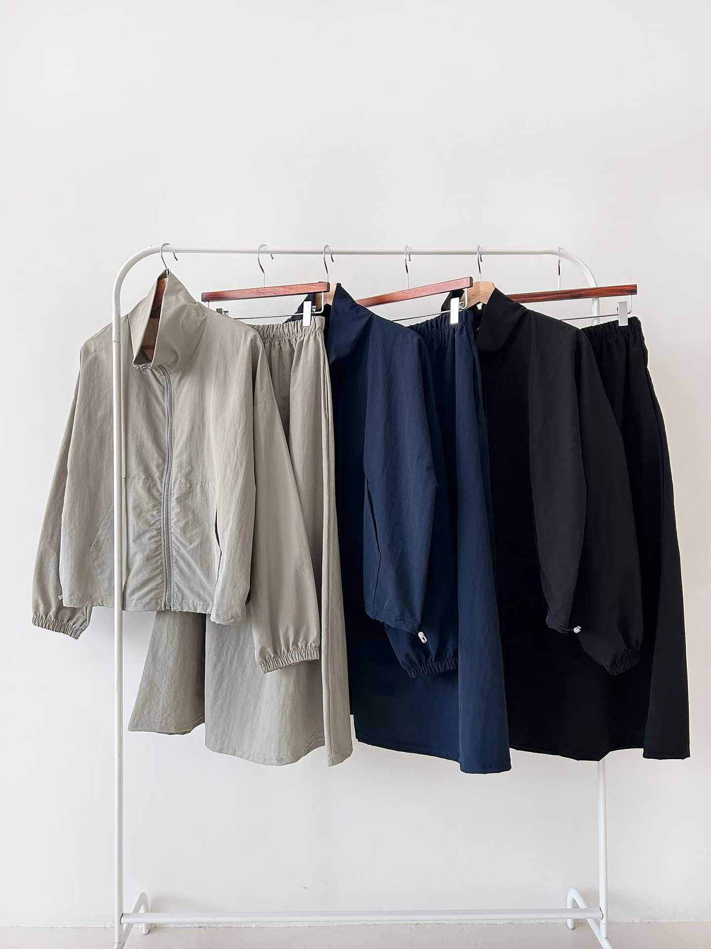 ELIANA ZIP UP WINDBREAK SKIRT SET