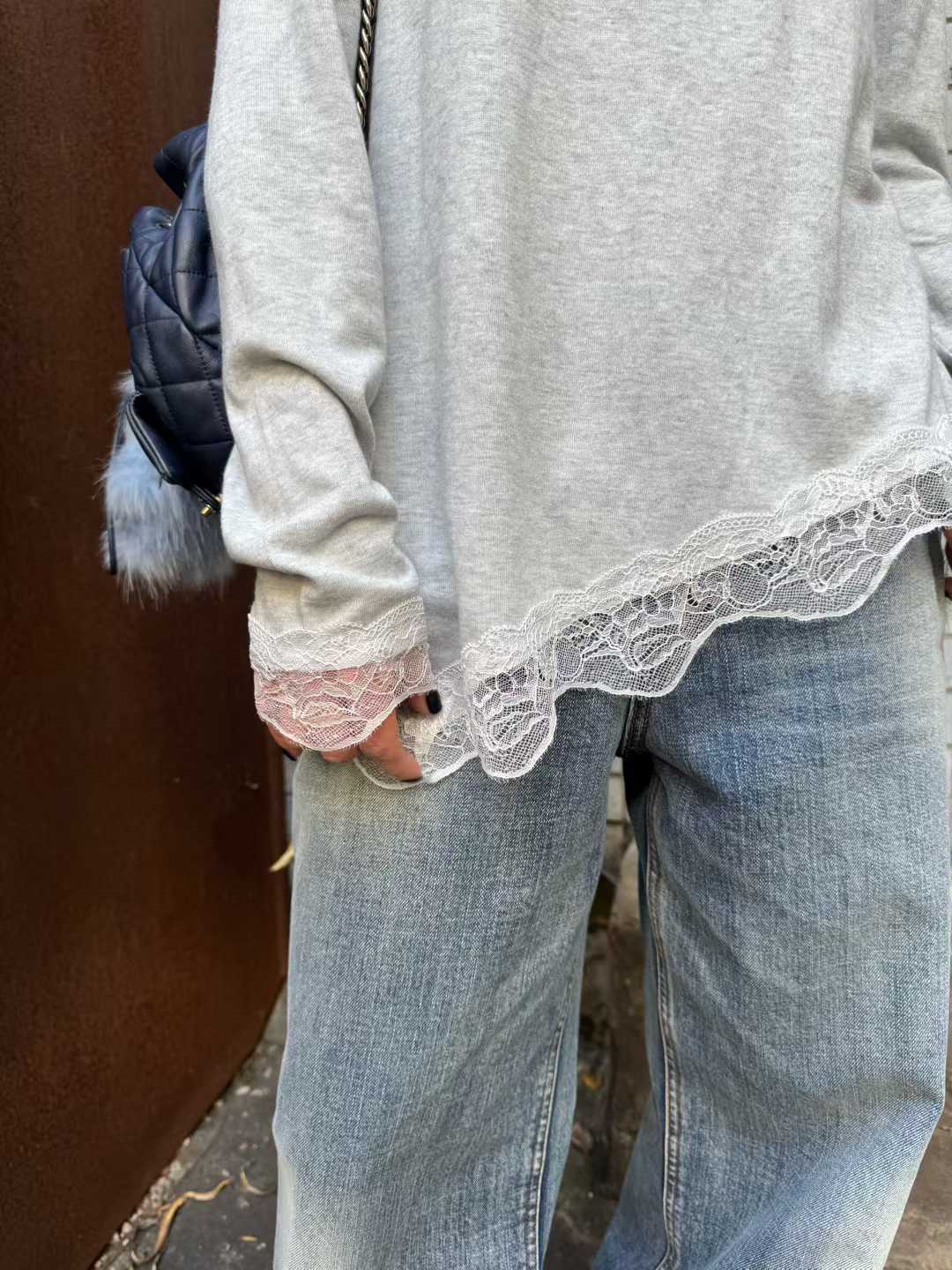 DAWN LACE TRIM ASYMMETRIC HEM PULLOVER