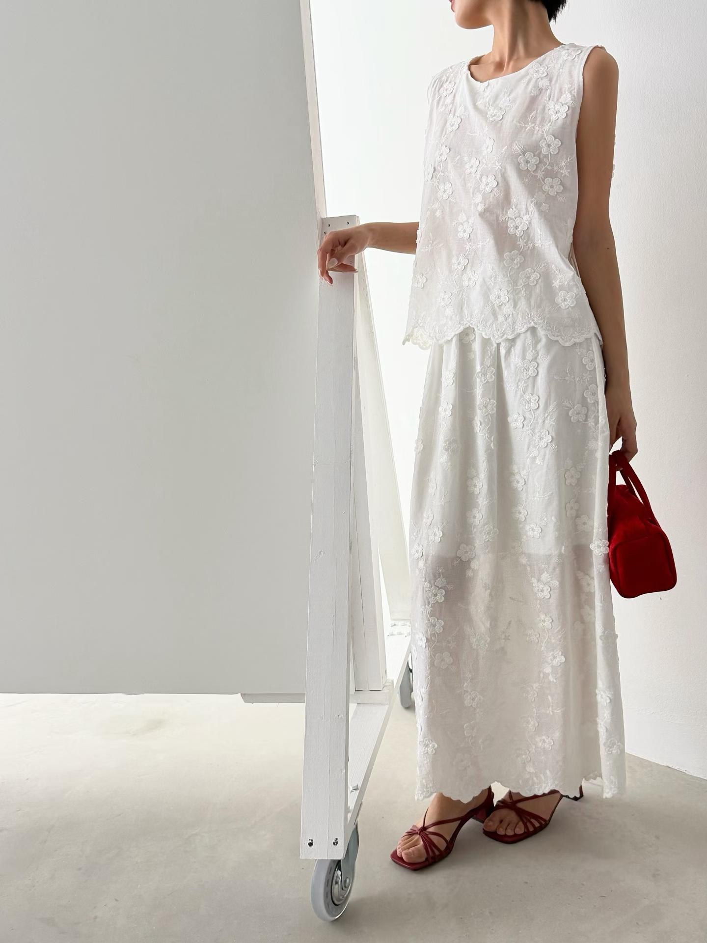 ELOWEN BRODERIE MAXI BANDING SKIRT