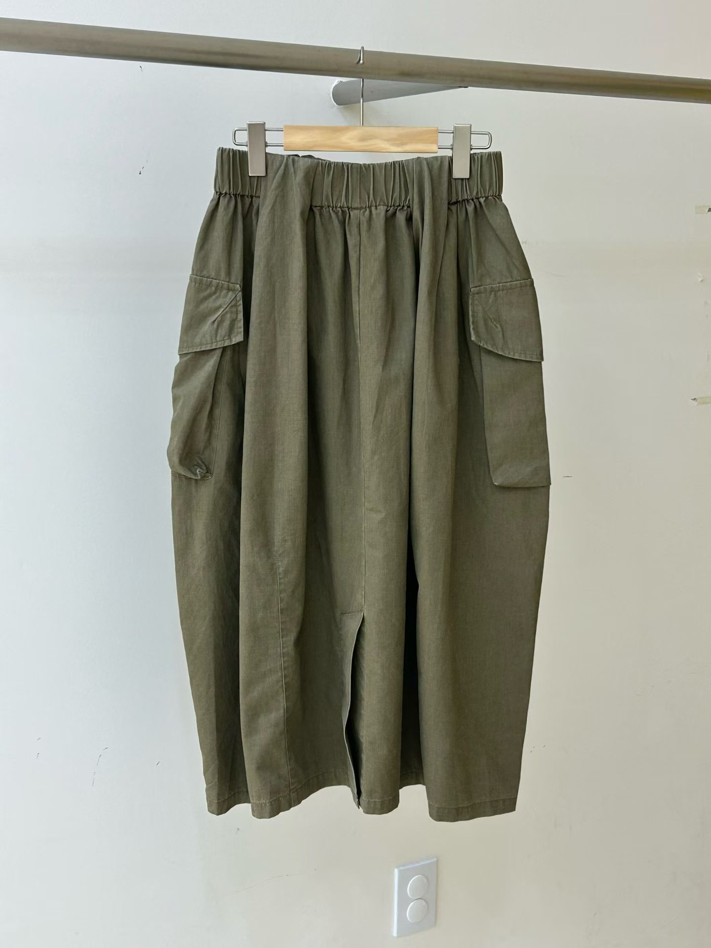 KL22 / BALLOON CUT CARGO SKIRT