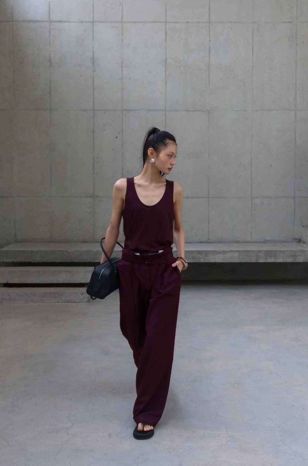 BY10 / SCOOP NECKLINE TANK TOP