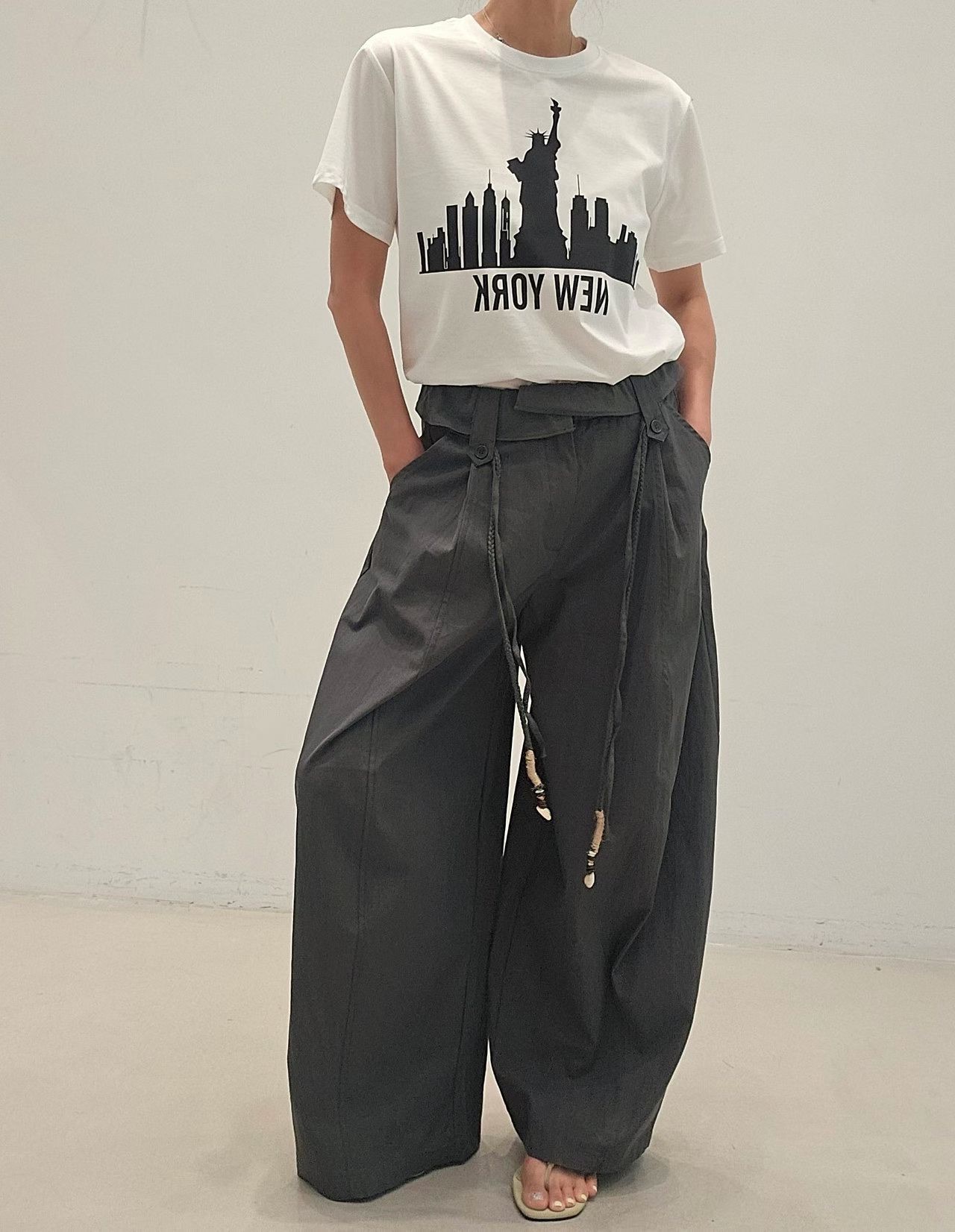 PG09 / FOLD-DOWN TROUSERS WITH BELT