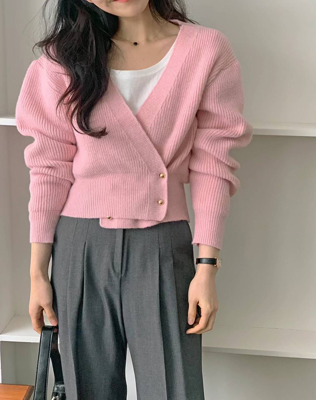 CORA OVERLAP CLASP SHORT CARDIGAN