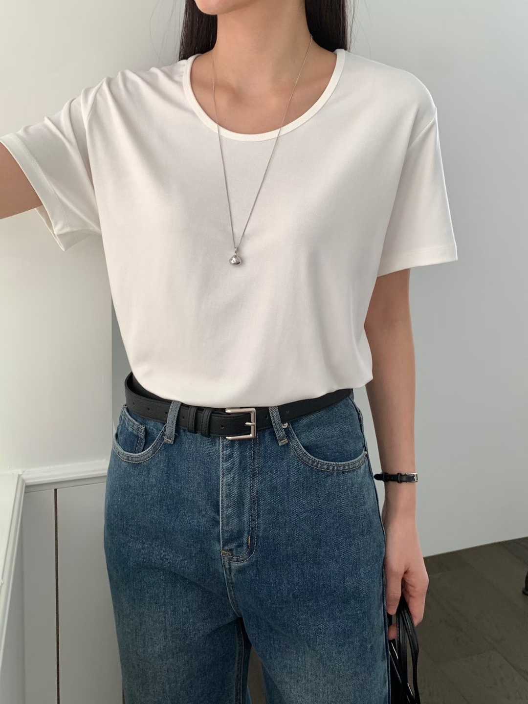 DARSI SCOOP NECK BASIC TEE