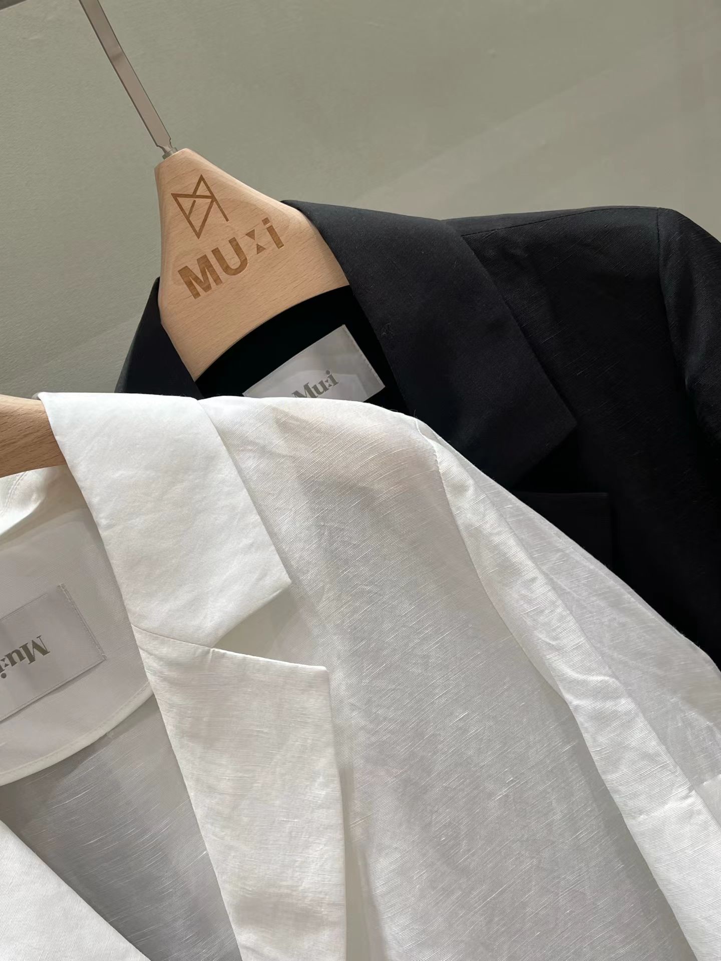 MU22 / PREMIUM LINEN POCKET BLAZER