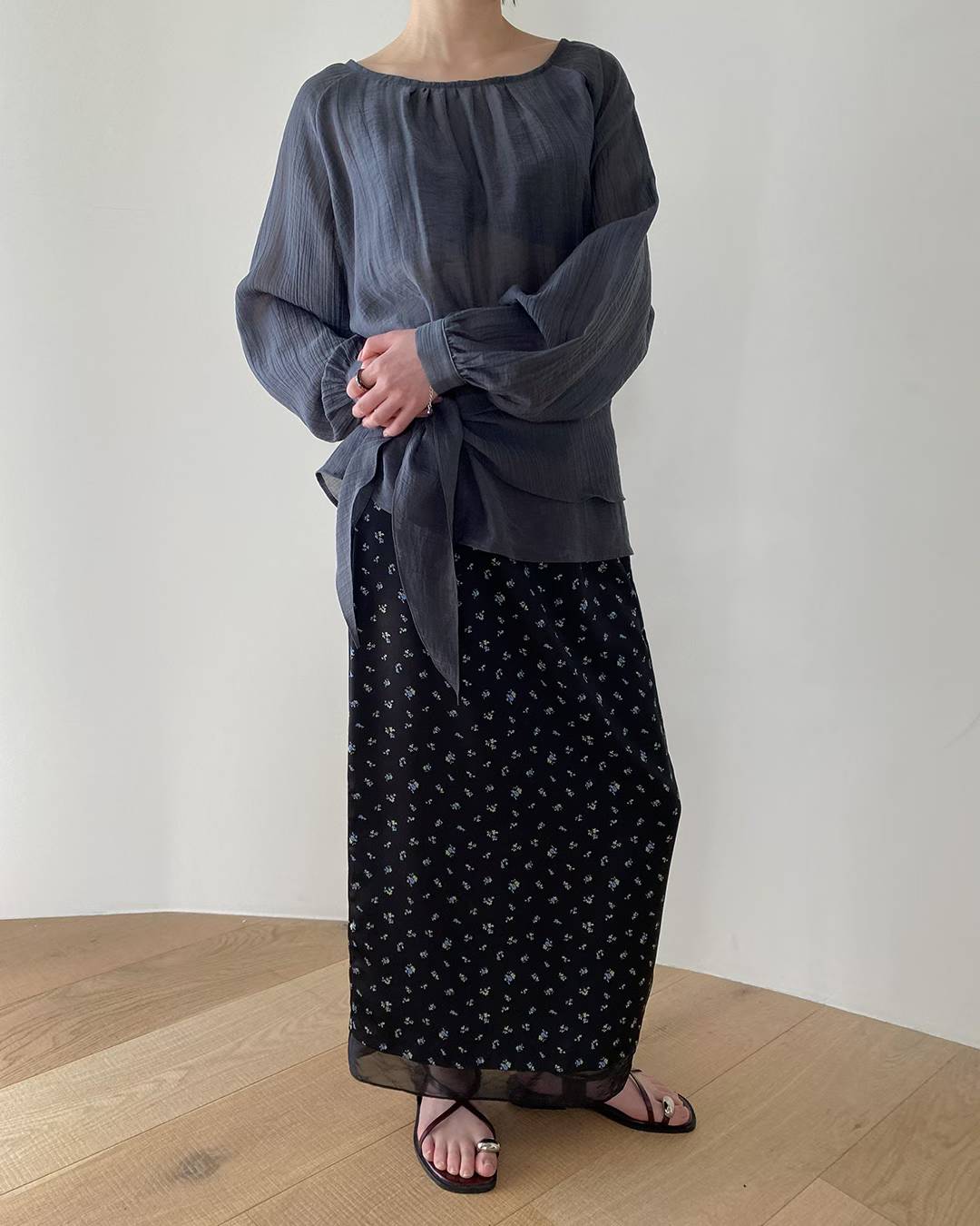 ESSENCE BACK BANDING SATIN FLORAL SKIRT