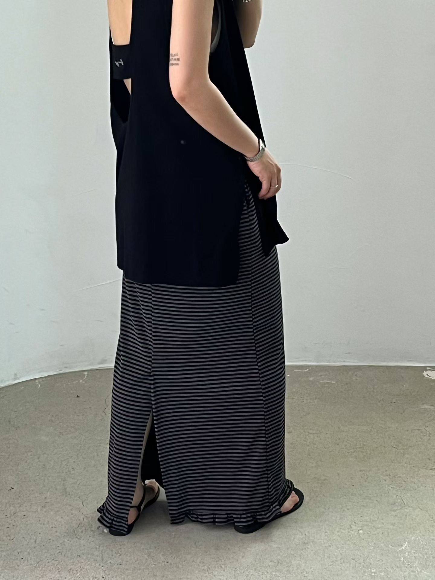 PG19 / OPEN LOW BACK TANK TOP