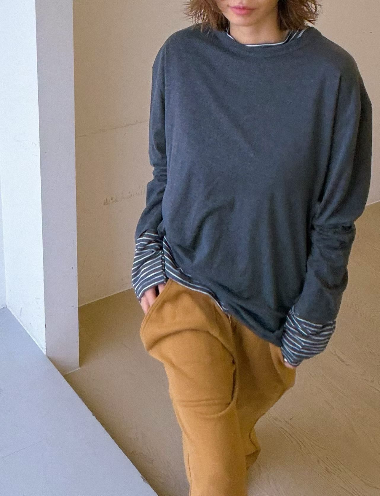 PT19 / OPEN BACK DETAIL LONG SLEEVES TEE