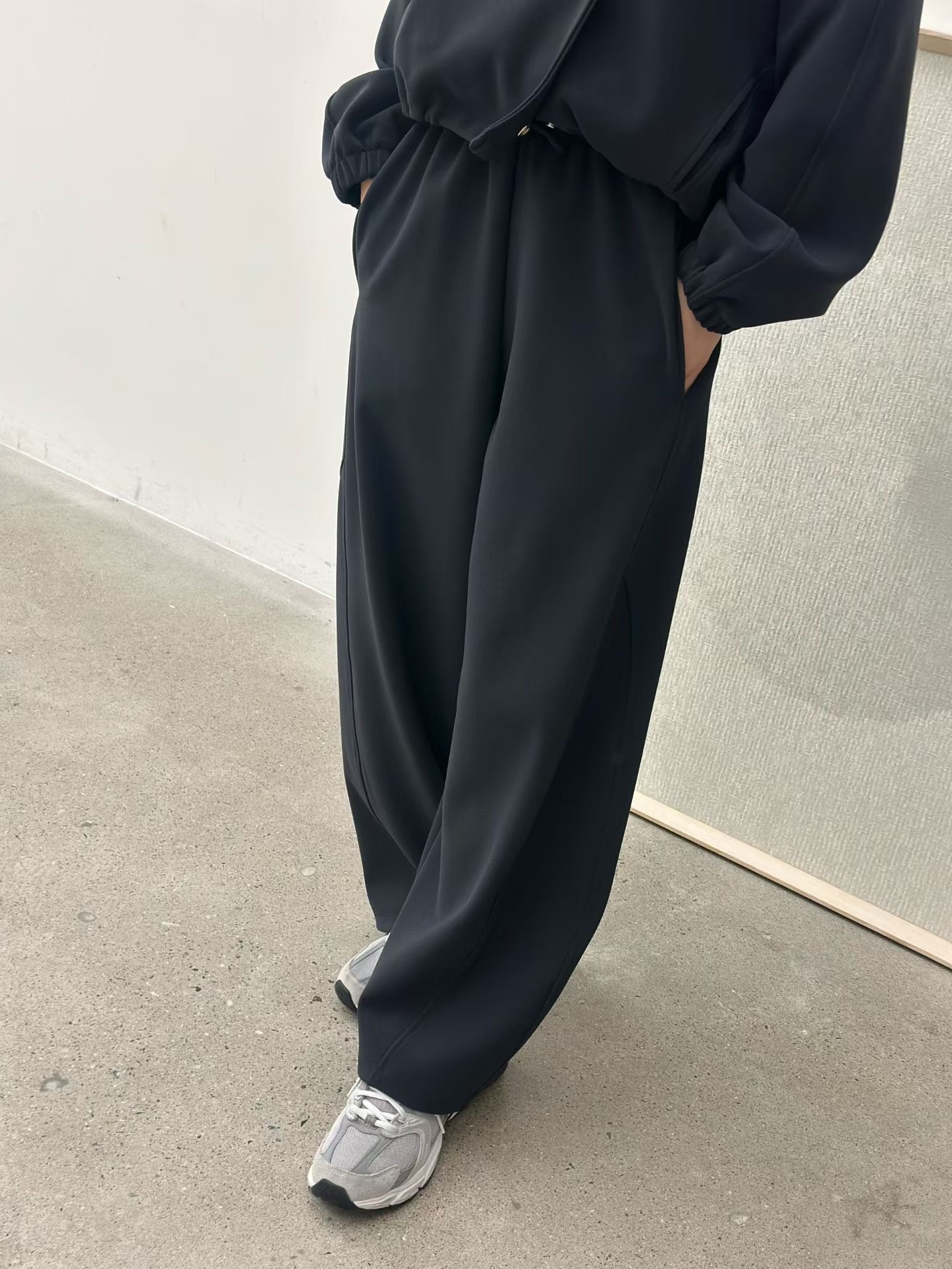 LE10 / BANDED WAIST RELAX FIT TROUSERS